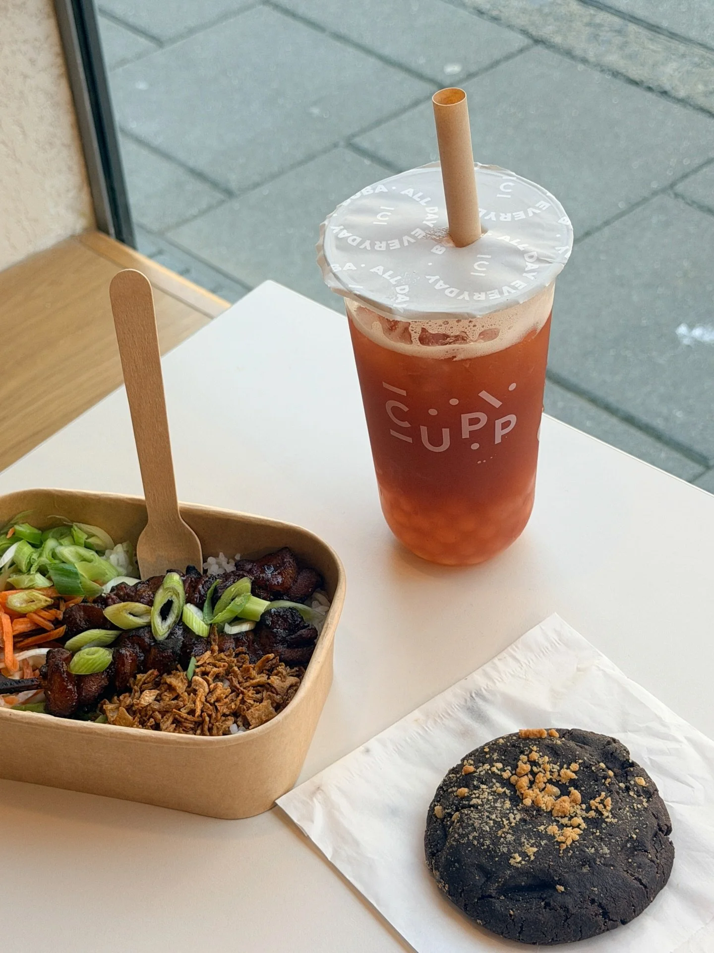 New lunch spot alert 👀 @cupp.uk have opened their new Milk Tea Store opposite Cabot Circus and it&rsquo;s such a good one.

We popped in for lunch and it was all so good. We tried: 
🍢 Chicken yakitori rice bowl 
🧋 Strawberry fruit tea with lychee 
