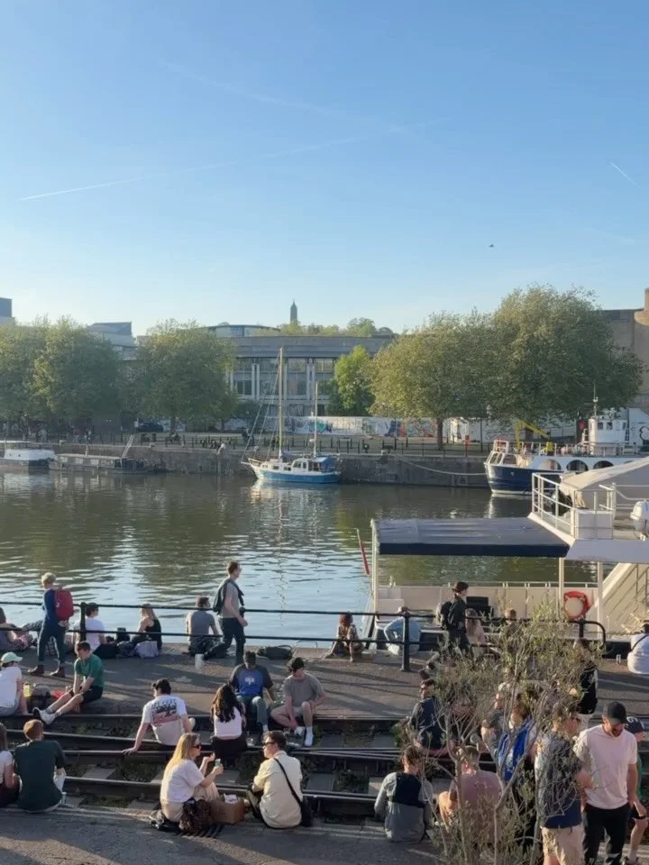 All the things we did in Bristol in April ☀️

🍕Pizza at @gigispizzashop&rsquo;s now bigger &amp; better spot
🧋Yummy weekday lunch at @cupp.uk 
🛏️&nbsp;A dreamy staycation at @molliesmotels &amp; some great food there too
🍽️&nbsp;Finally had a roa