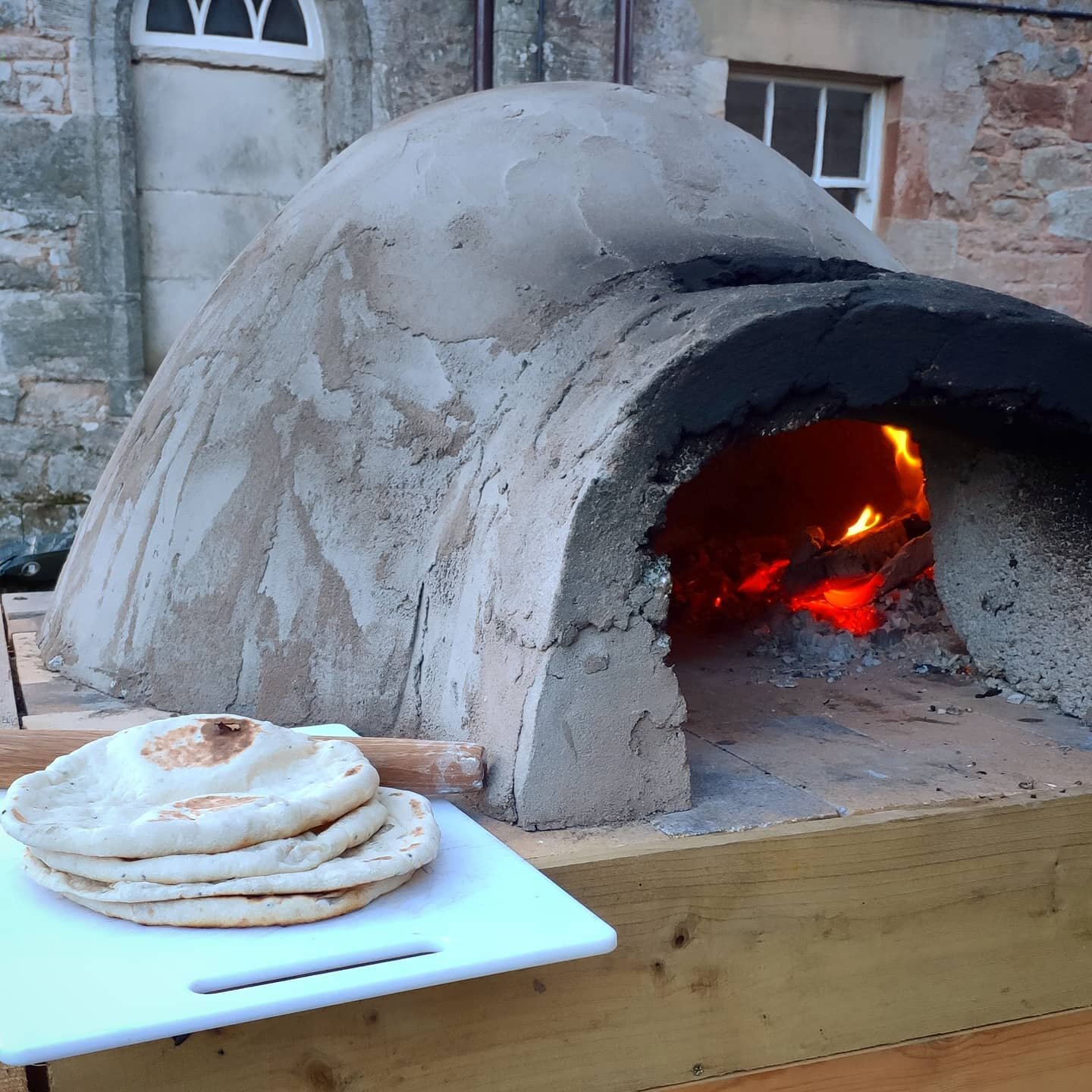 I really did enjoy getting the pizza oven up and running for just 15 minutes of actually cooking some naan breads. I find it's easy to feel like it's too much effort to light sometimes and have thought about getting an @oonihq to fill the gaps when I