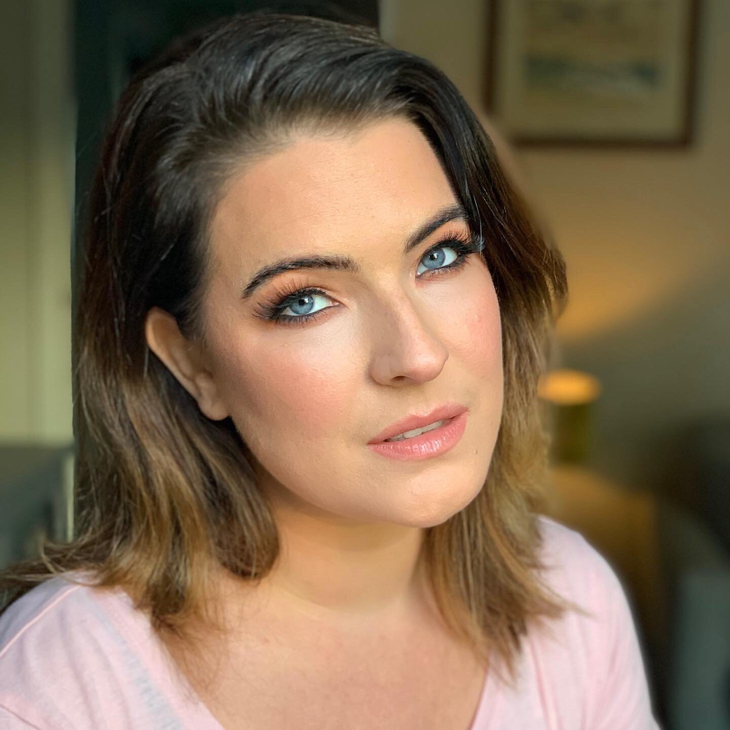 Who doesn&rsquo;t love a before and after? 
&bull; @ctilburymakeup Hollywood flawless filter
&bull; @maccosmetics face and body 
&bull; @narsissist creamy concealer 
&bull; @tartecosmetics shape tape
&bull; @mac pink colour corrector pen
&bull; @nipa