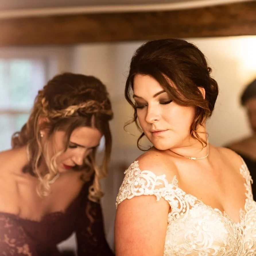 Smokey eye for this beautiful bride.
&bull;hair and makeup by me ✨