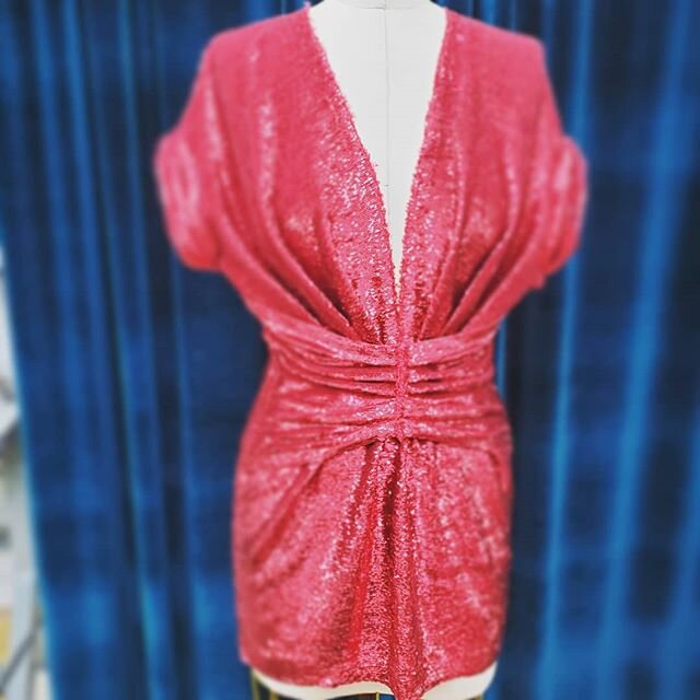 When you are petite but want to wear an @iroparis . We can just raise the back, take-in from the sides, adjust the sleeves hole and hem it with no stress at all. 👌👍 #iroparis #designer&nbsp; #luxury #ladyinred #lilou #liloudress #dress&nbsp; #femal