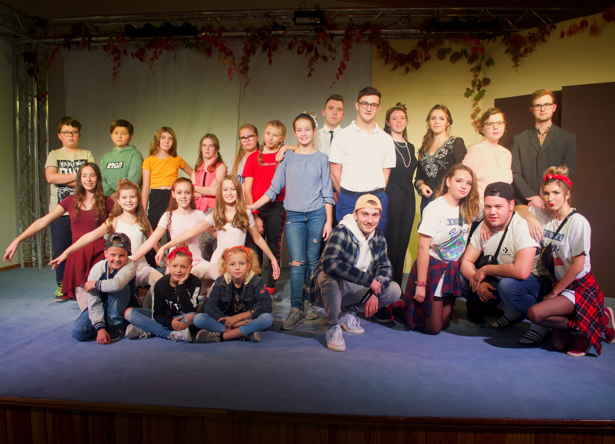 Offline Tanz aus der REihe gruppenbild 2019.JPG