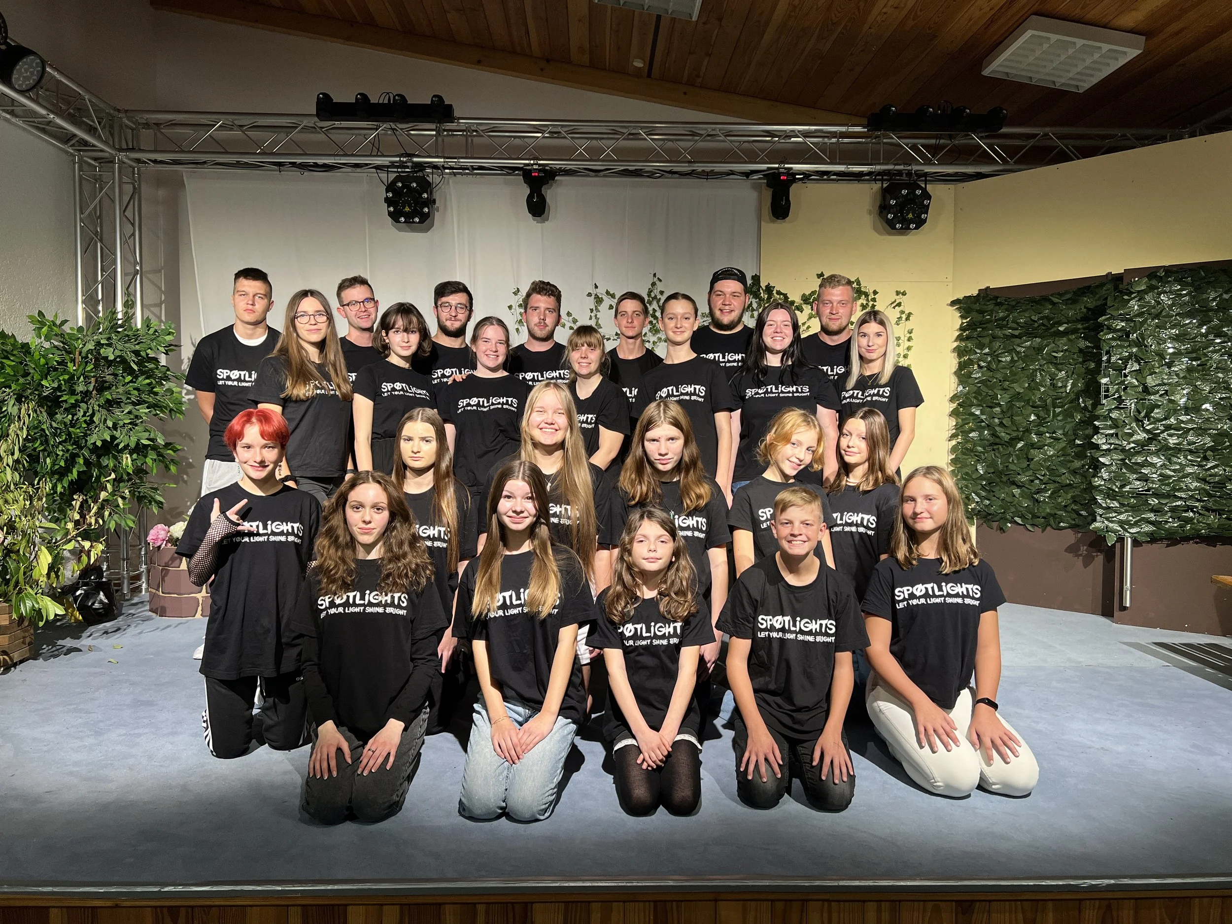 Gruppenbild alle 22.JPG