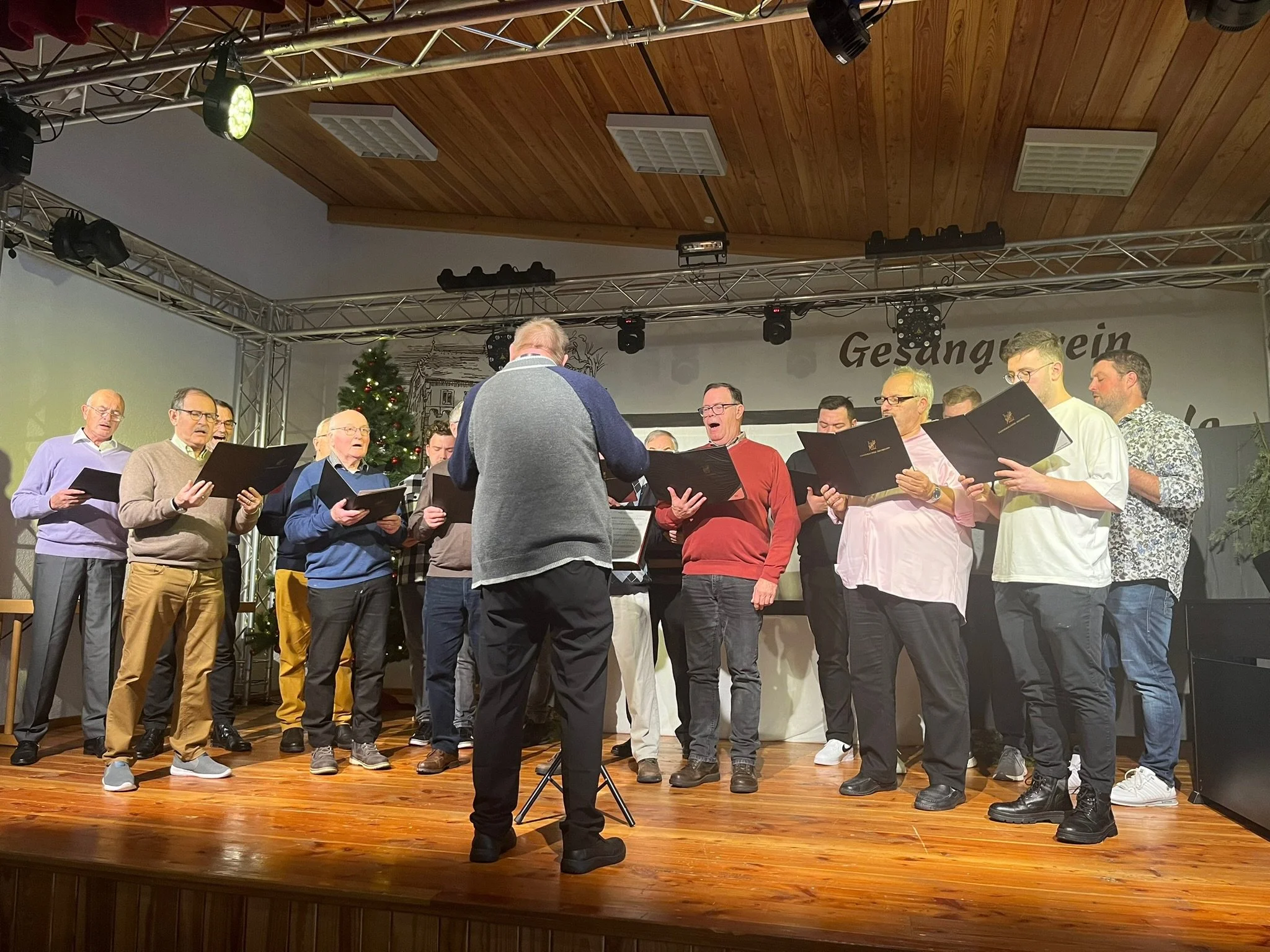 Männerchor sing 1.JPG