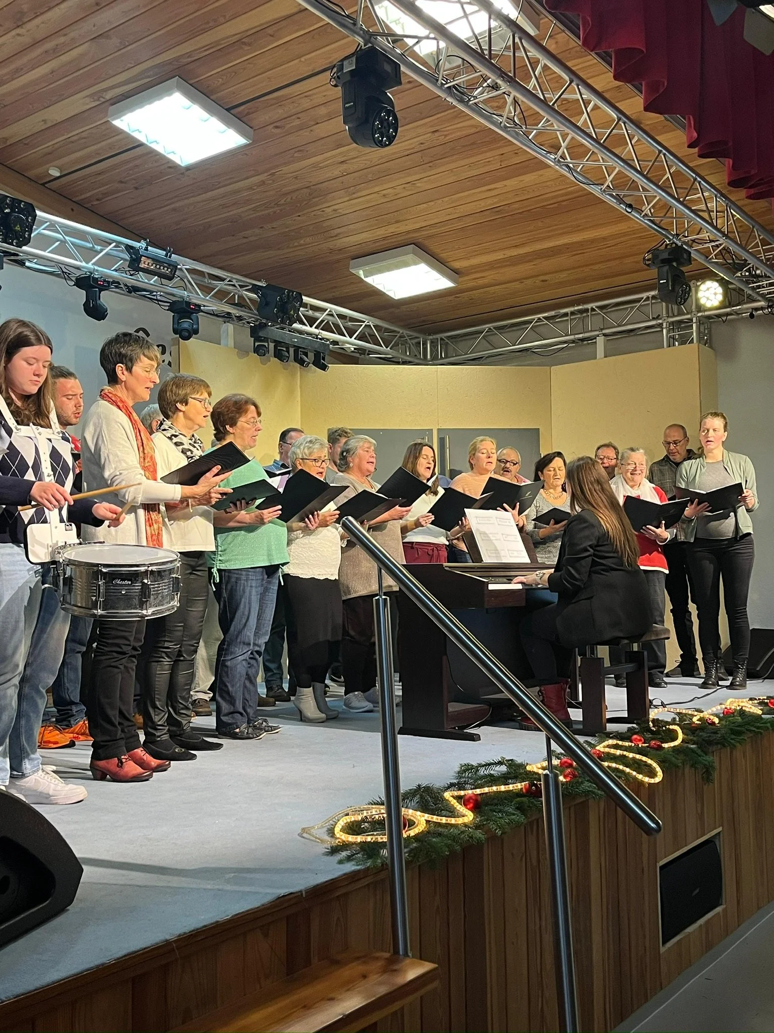 joys drummer boy weihnachtsfeier.JPG