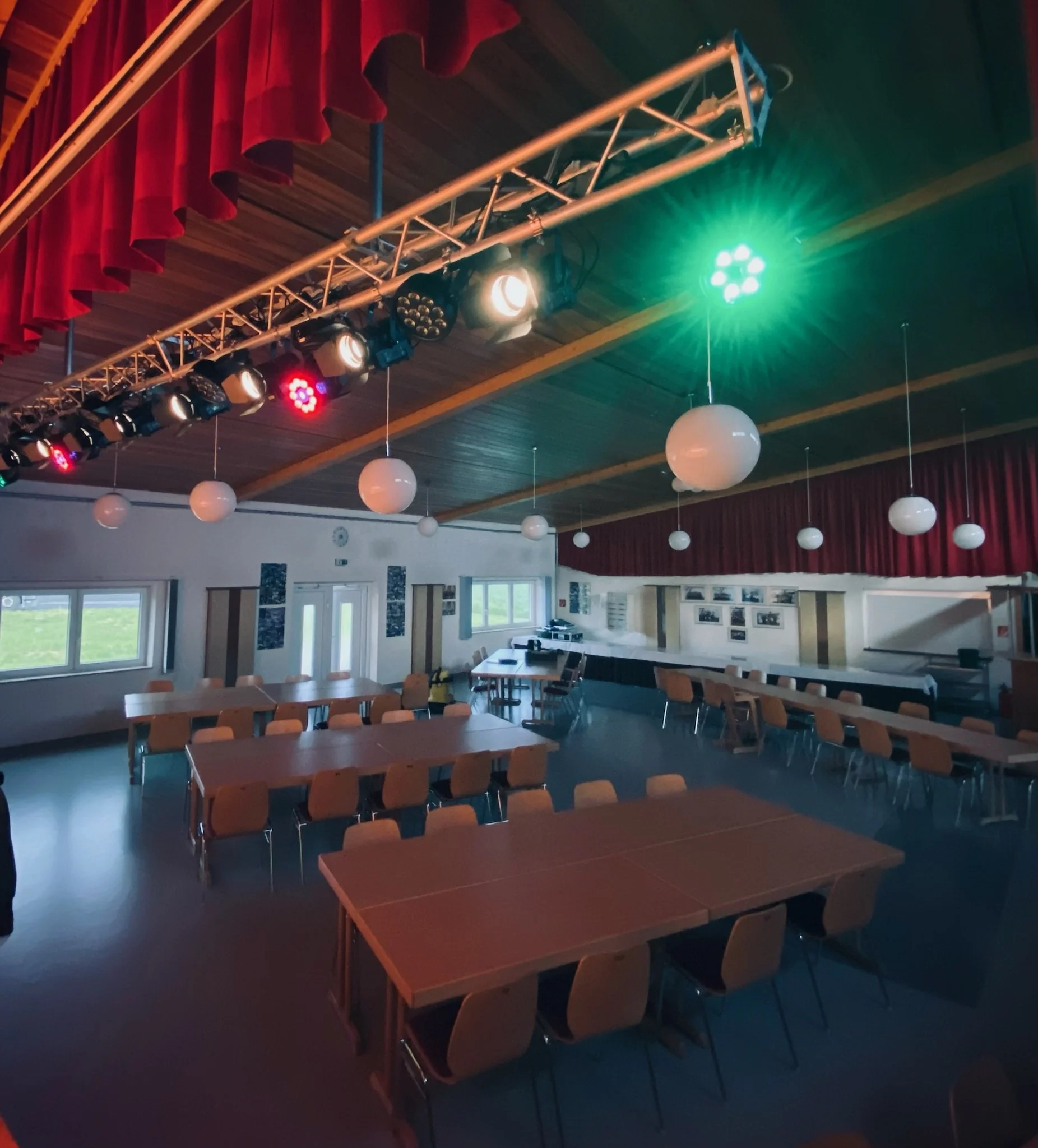 Vereinsheim innen Party .JPG