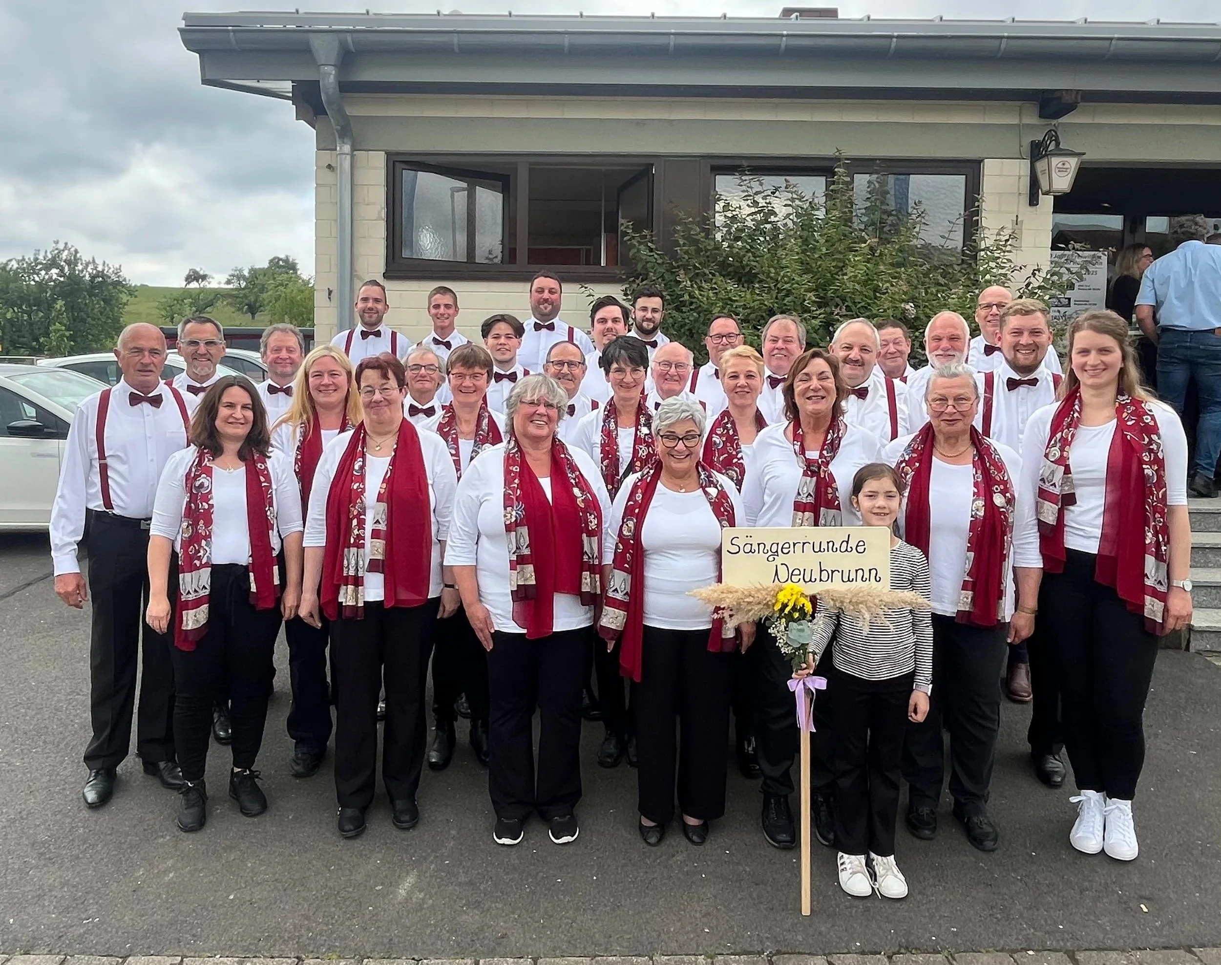 gruppenbild hausen.jpg