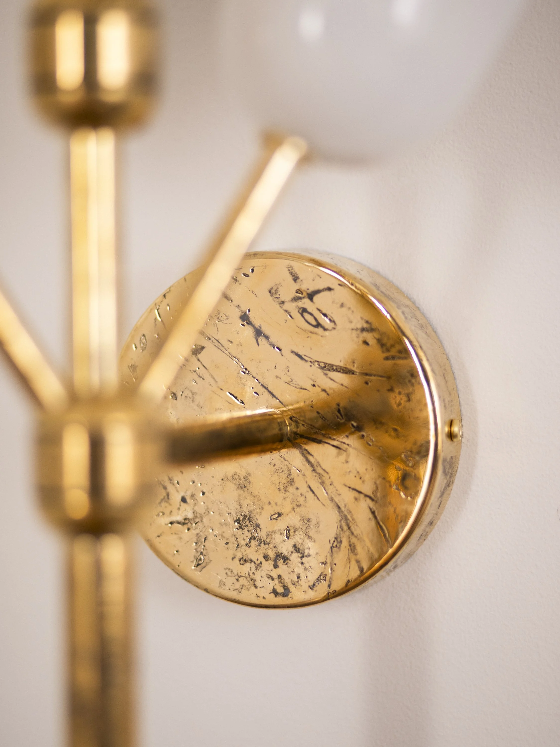 LAUREN_SCONCE_TEXTURED_BRASS_010.jpg