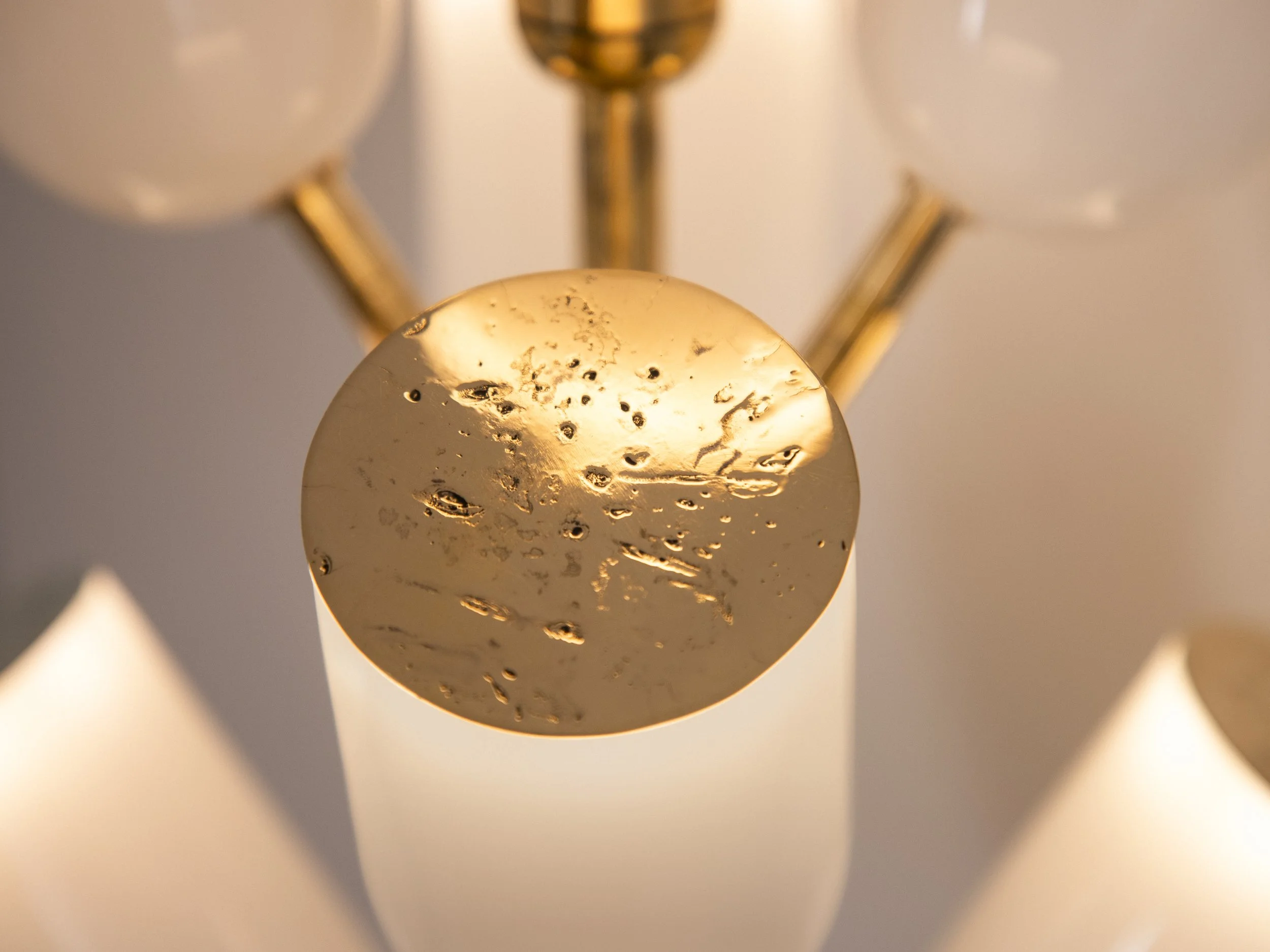 LAUREN_SCONCE_TEXTURED_BRASS_022.jpg