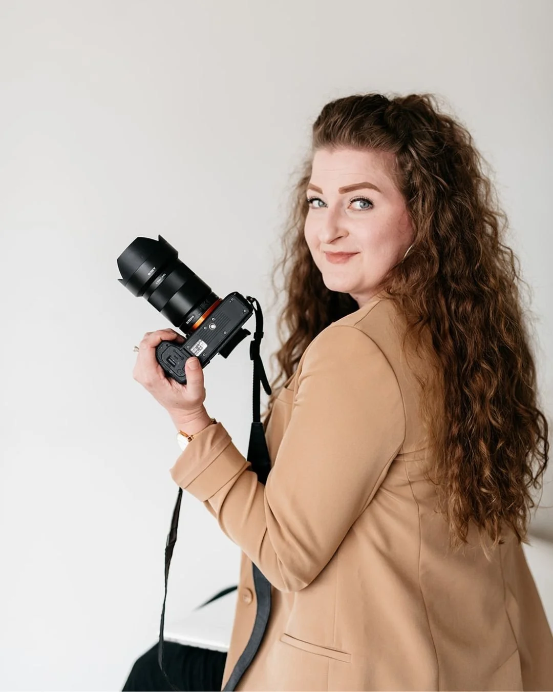 It&rsquo;s more than snapping a few photos&hellip;

The best way to showcase your talent is to have beautiful, professional quality photography taken to show the world your business in an elevated high-quality way. Branding Photography is a way to vi