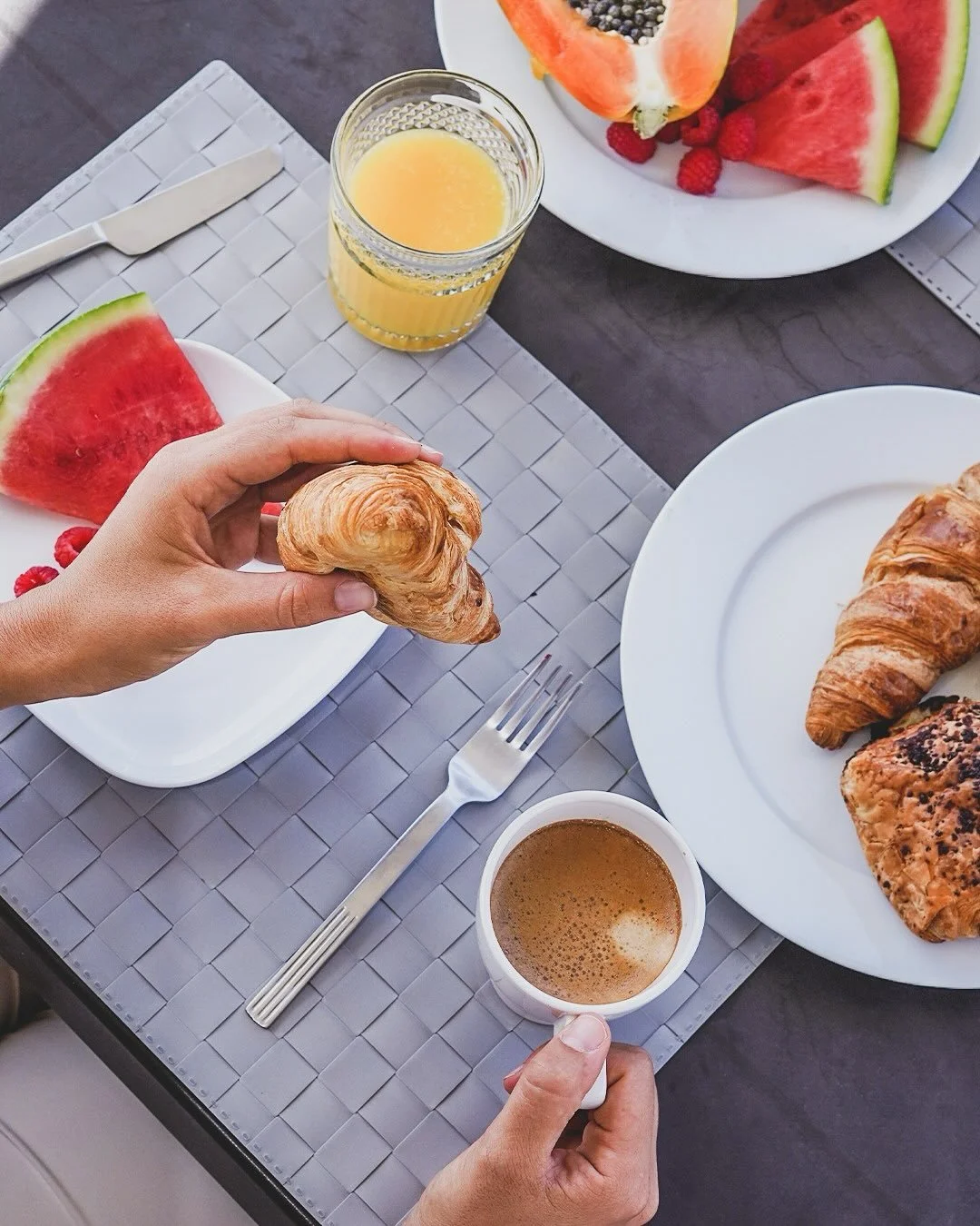 Por qu&eacute; un apartamento puede ser mejor que un hotel:

✨ Preparas tu desayuno cuando quieras
🍉 Comes rico y a tu gusto
🤫 Cero ruido, cero prisas, cero horarios
🏡 M&aacute;s espacio, m&aacute;s privacidad, m&aacute;s comodidad
💛 Un &ldquo;ho