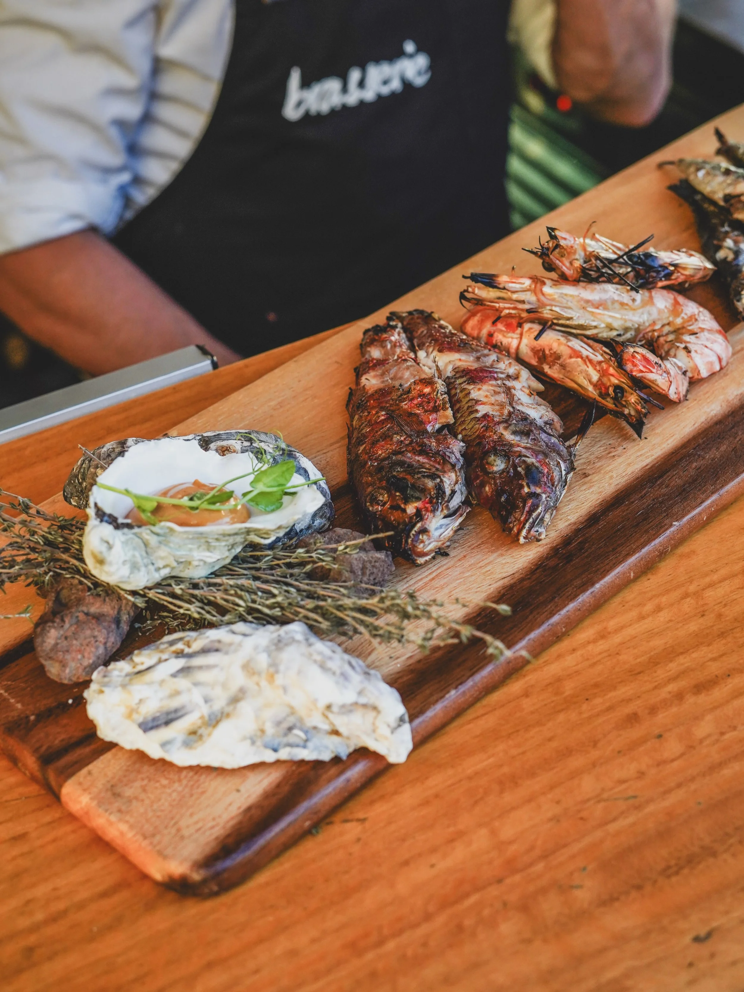 Las brasas son el &uacute;ltimo paso para llevar el producto a su mejor versi&oacute;n 🔥

📍Patalavaca, #GranCanaria

📞 Reserva 673 32 79 37

💧 by @&zwnj;kaiclubgc

#terrazarestaurante #josper #grancanaria #sunsetbrunch kaiclub brassiere canaryisl