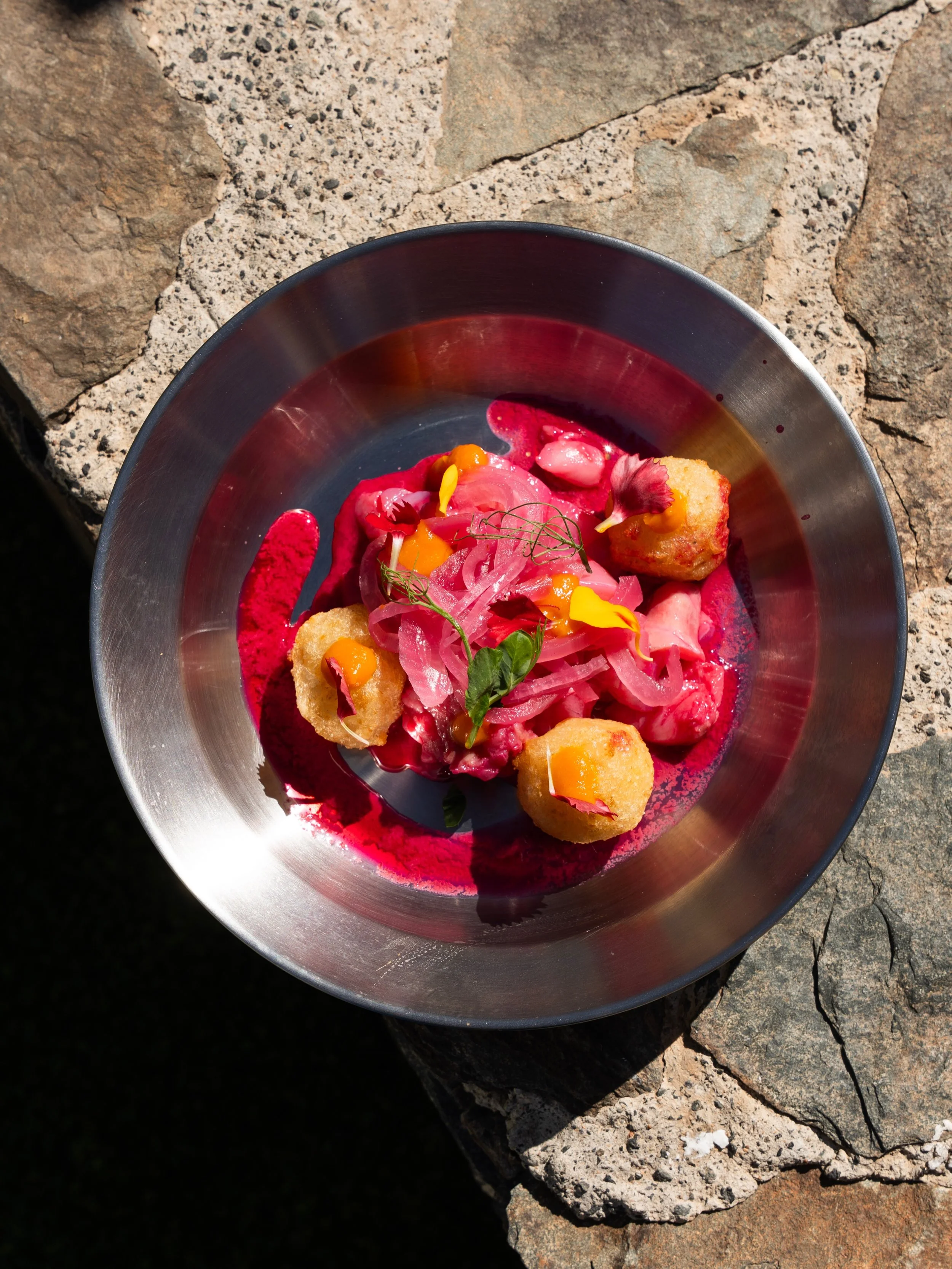 Fresco, sabroso y siempre irresistible. Nuestro ceviche sigue haciendo de las suyas.

Reserva en nuestra web https://www.kaiclub.es  o ll&aacute;manos al 📲 687 600 153.

#kaiclub #piscina #beachclub #patalavaca #grancanaria canarias summer cocktails