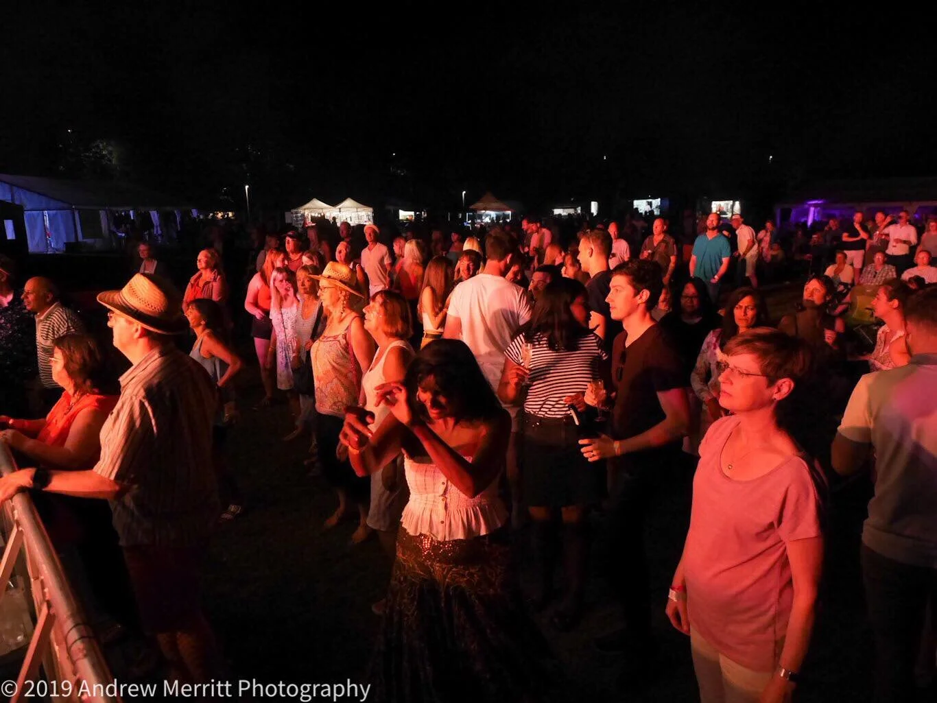 Crowd main stage.jpg