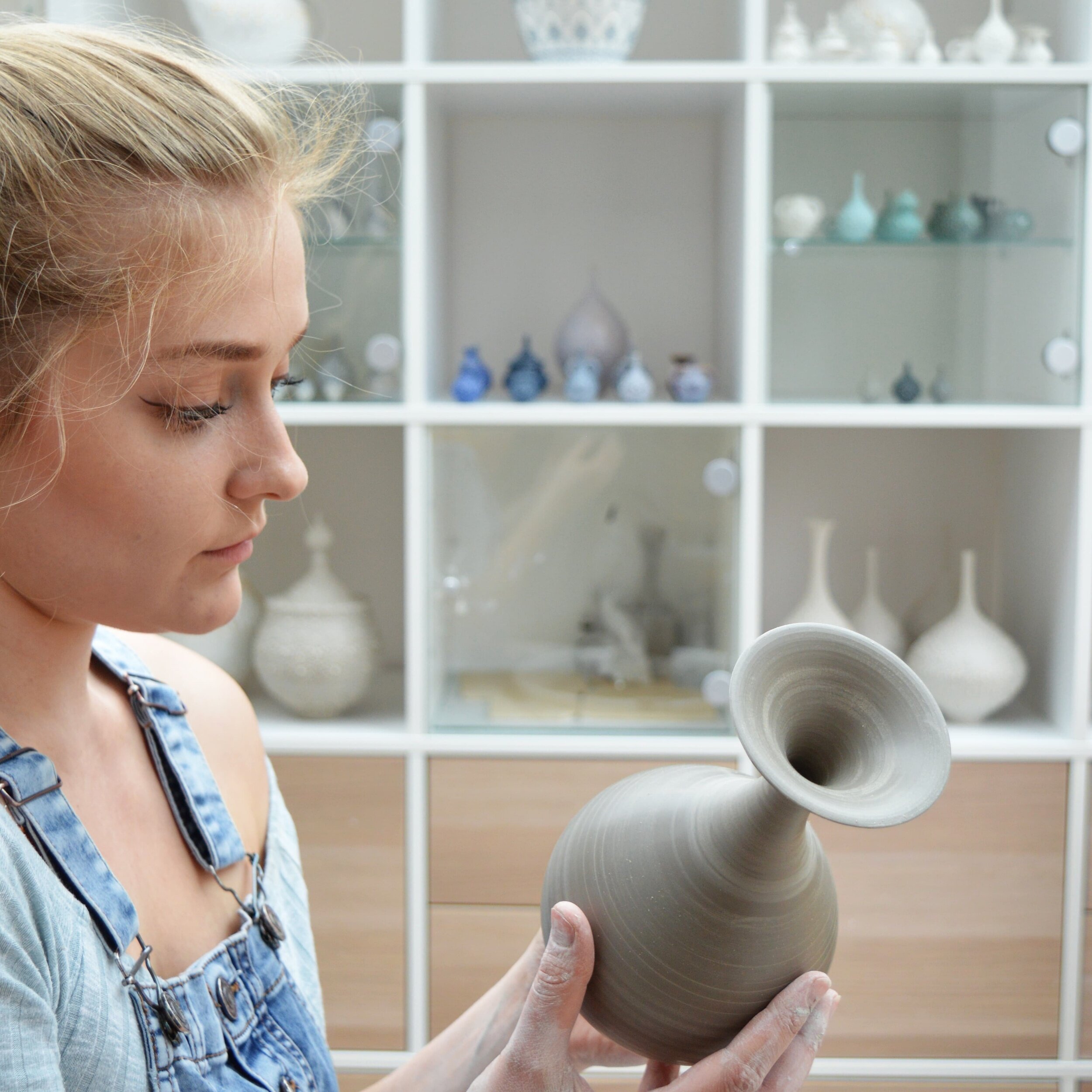 Hannah Billingham Ceramic Artist Dotted Pottery Slip Trailing Ware Stoneware Beverley Yorkshire Dots pattern symmetry texture craft 