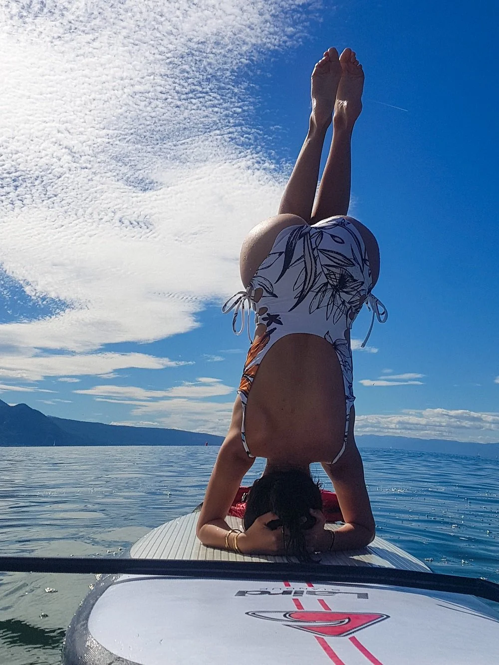 supheadstand.jpg
