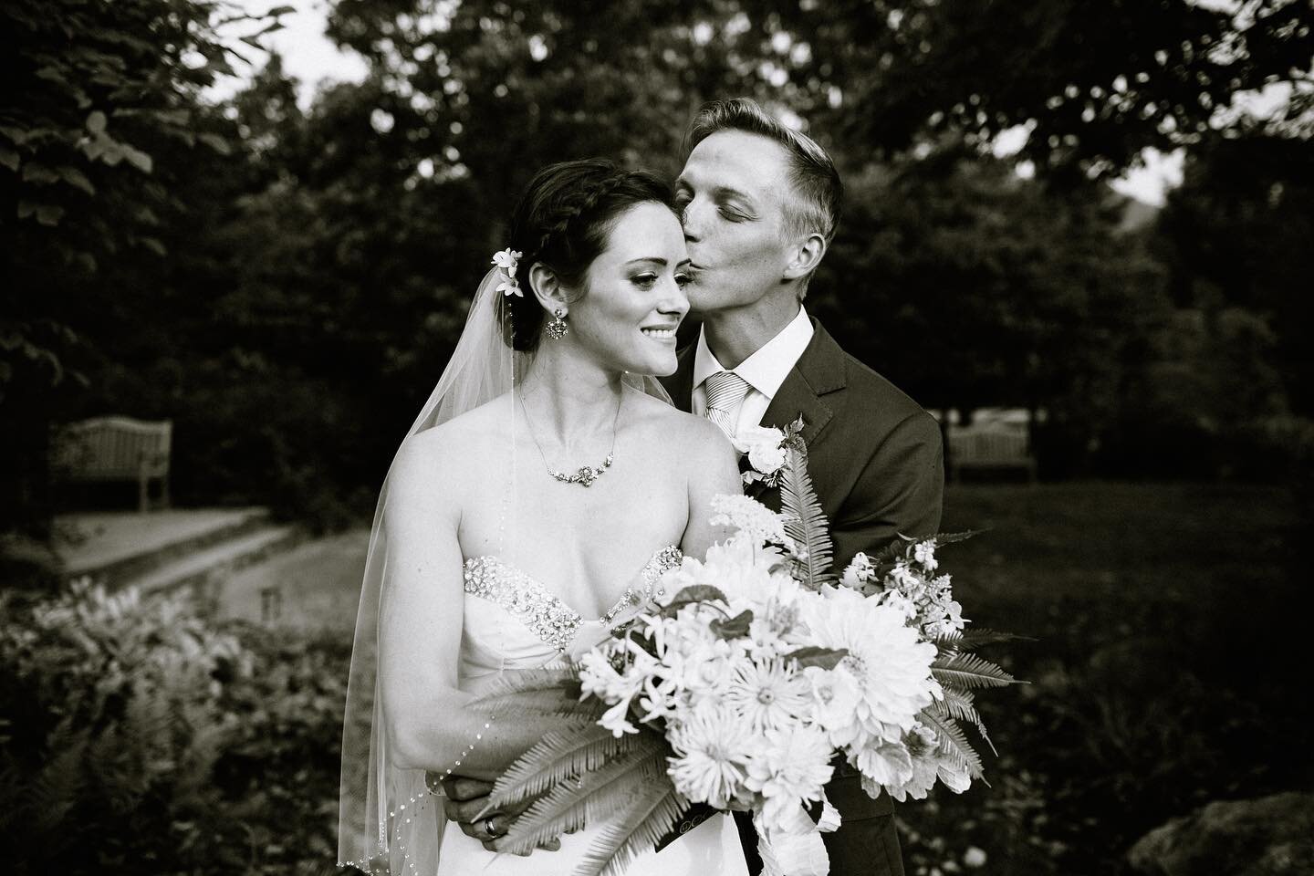 Wishing everyone a wonderful Valentine&rsquo;s Day filled with all the love and kisses 😘
 
📸 @kellygiarrocco 
Venue: @thencarboretum