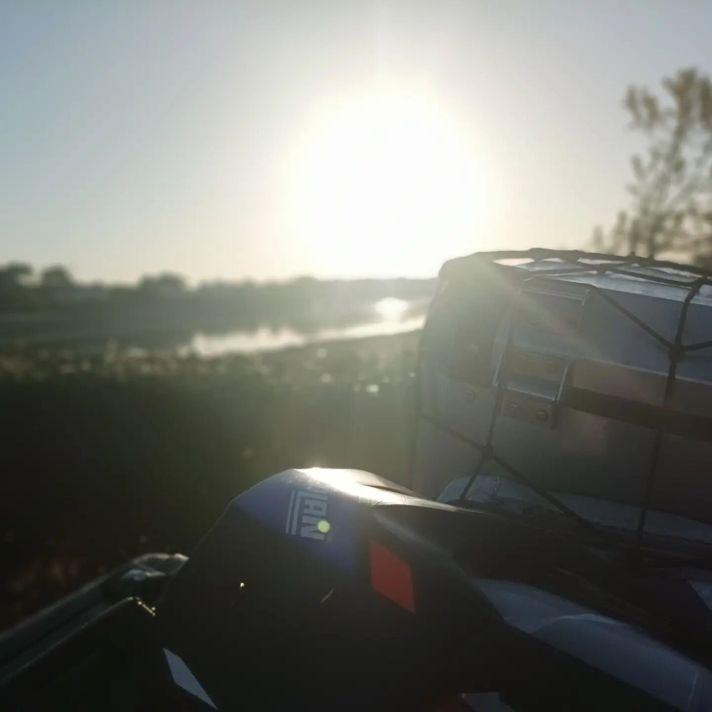 Another day, another sunrise🔥🔥
#adventurebike 
#vstrom 
#travelsolo