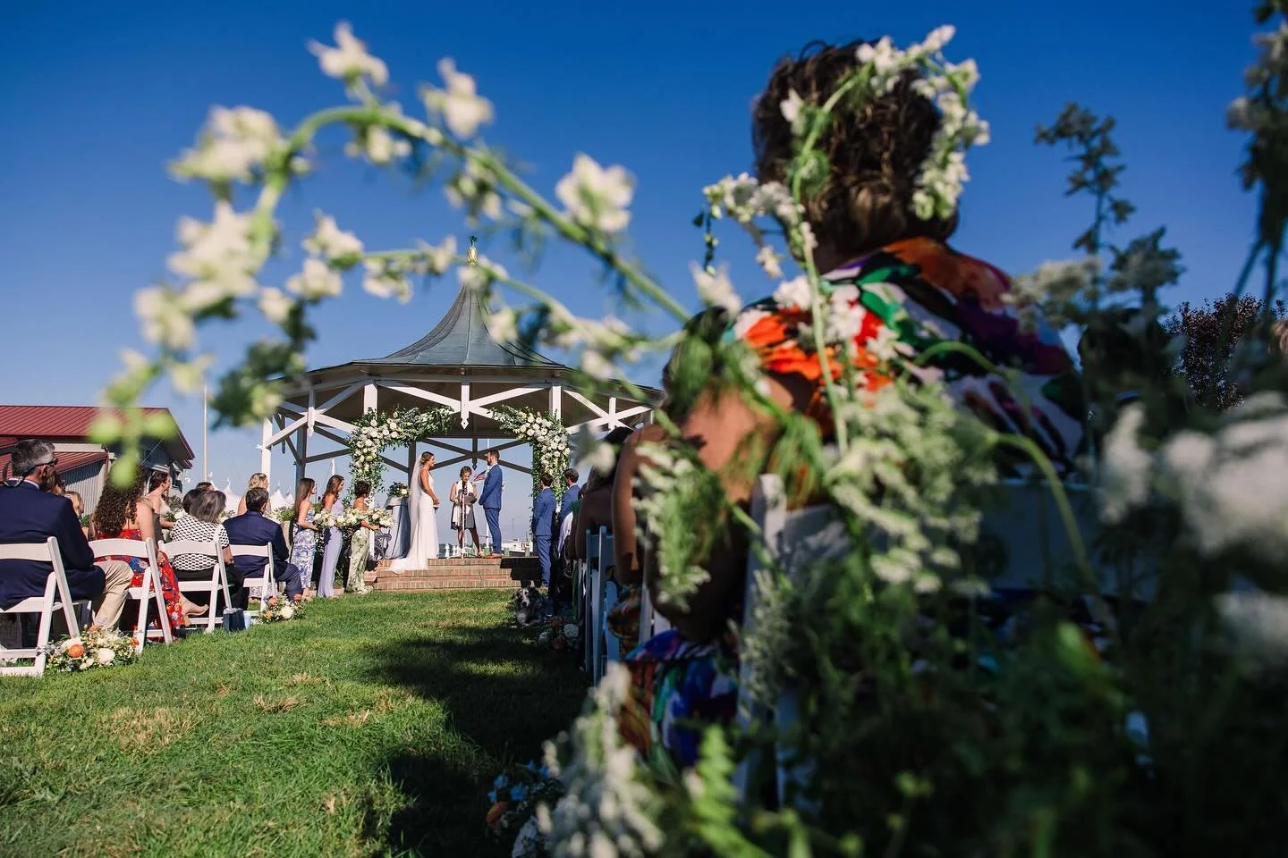 Love blooms under our Bandstand, where every ‘I do’ is framed by the perfect view 🌸💍 Celebrate your special day surrounded by the culture of the Chesapeake Bay and unforgettable moments.
Planner: @lfweddingsandevents 
Rentals: @easterns