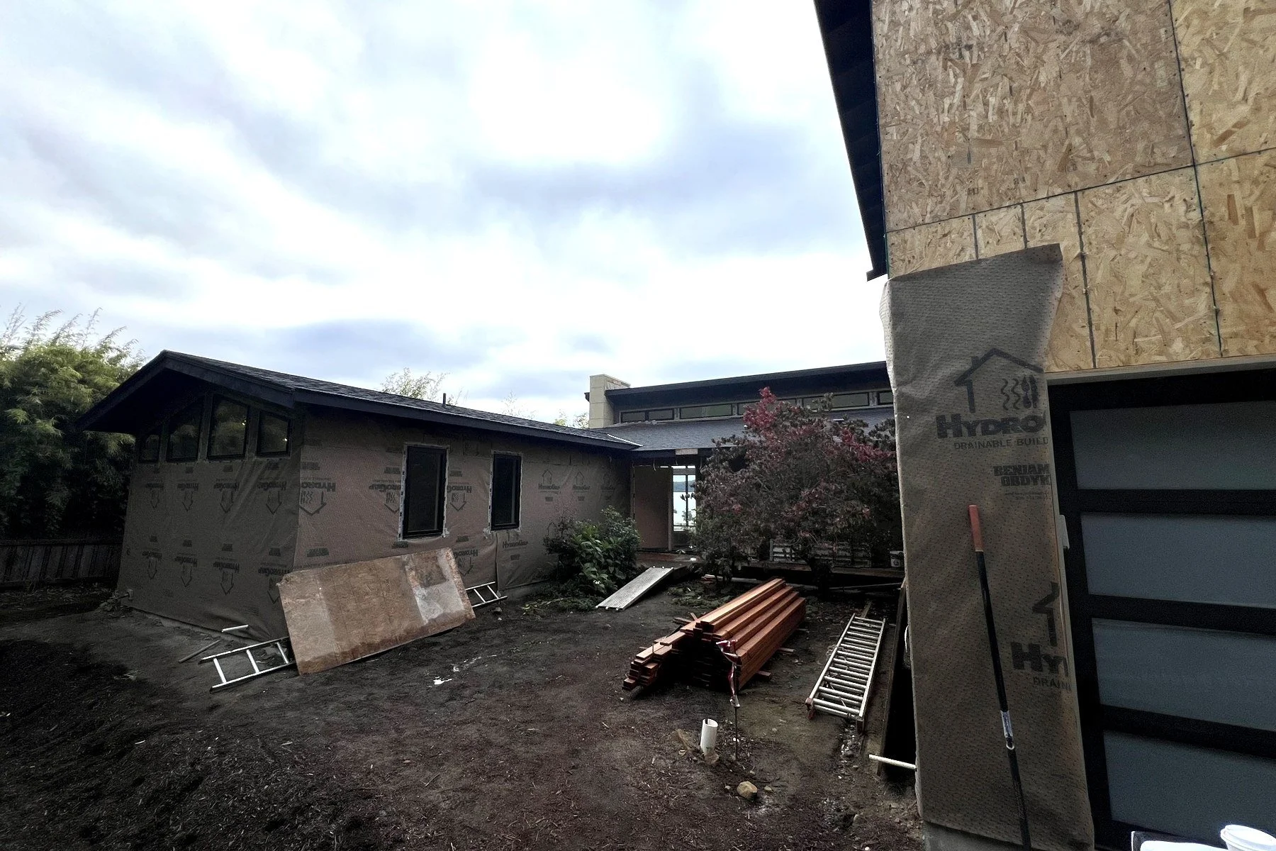 03_Grow_Avenue_Courtyard_Renovation.jpg