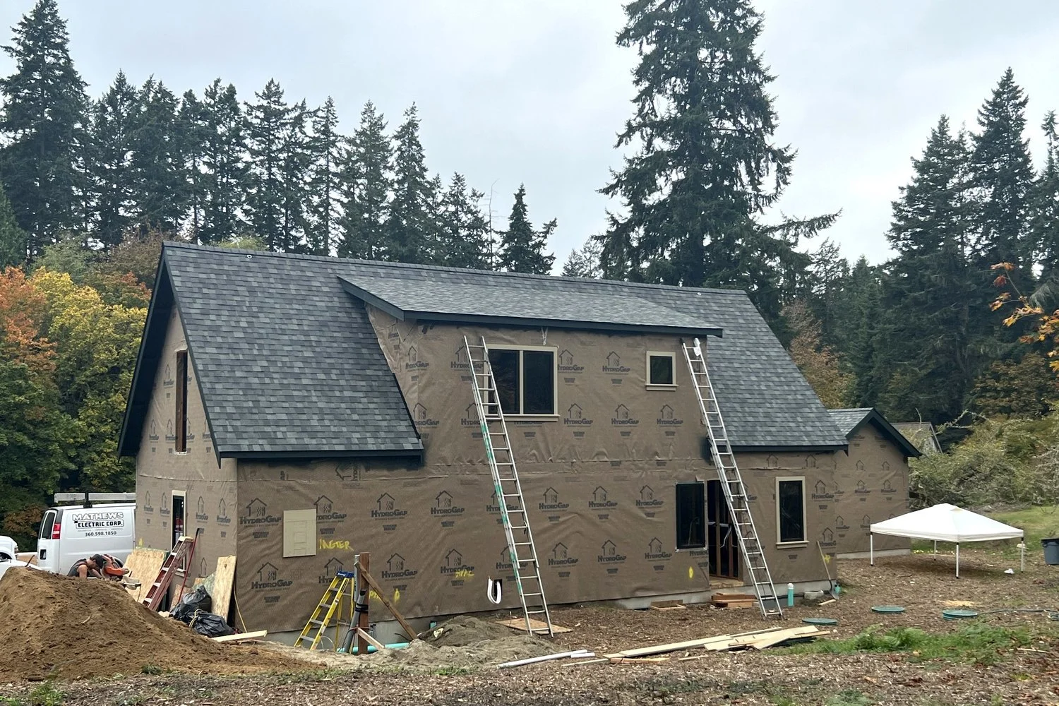 02_Hyla_Roofline_and_Upper_Level.jpg