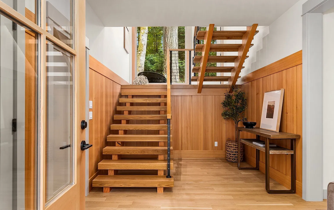 Custom Fir Staircase.png