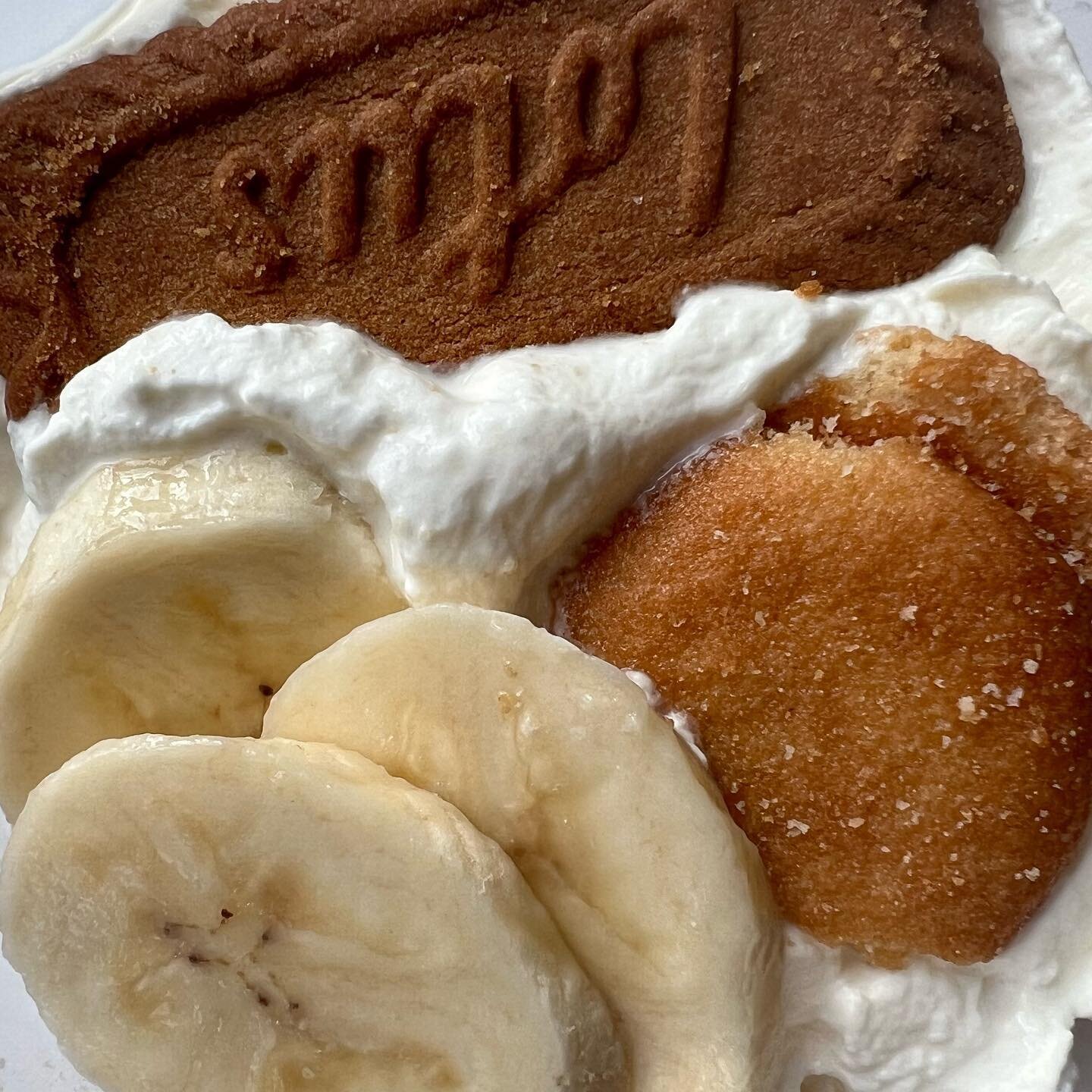 Hey puddin&rsquo; 🍌 
.
.
.
our banana pudding is big enough to share, but that doesn&rsquo;t mean you have to 😈

#banana #bananapudding #pudding #sweet #sweettooth #eatmorefruit #southern #nillawafers #southerncooking #southerncomfort #comfortfood 