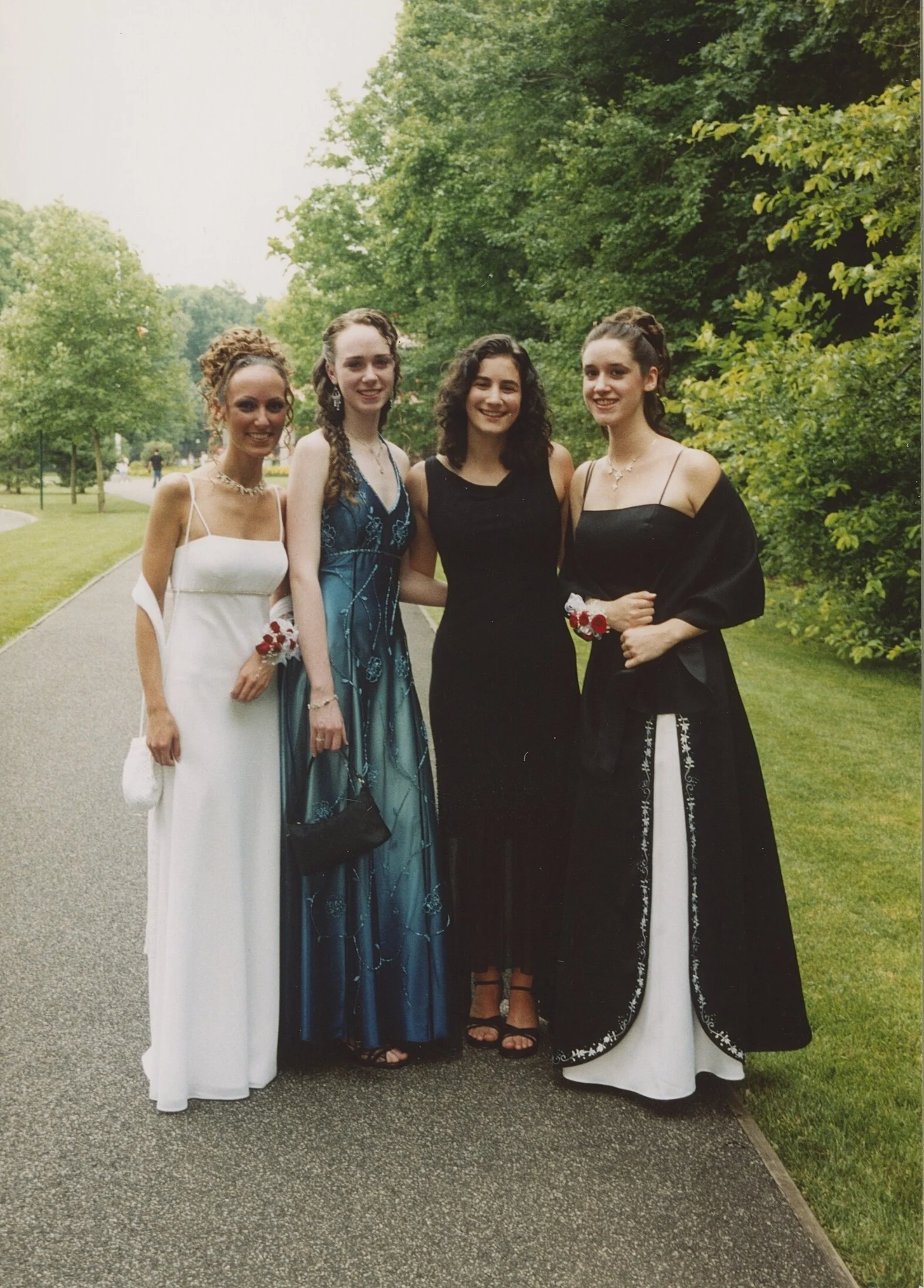 HS Prom JUN2004 06.jpg