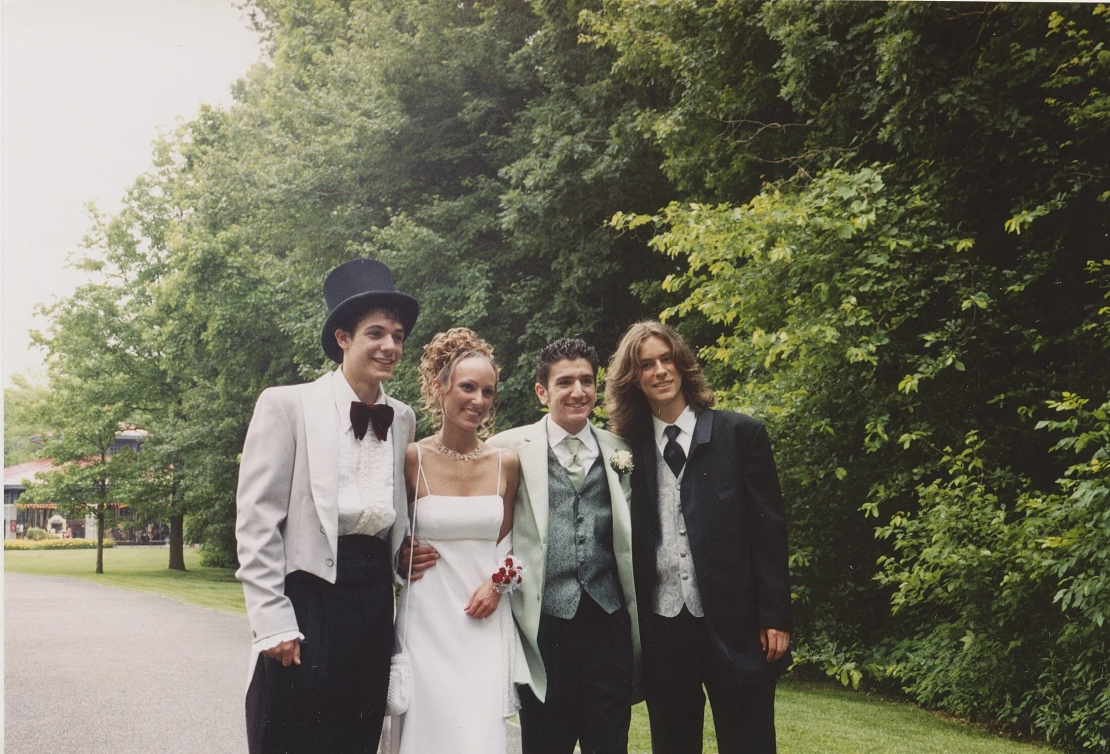 HS Prom JUN2004 05.jpg