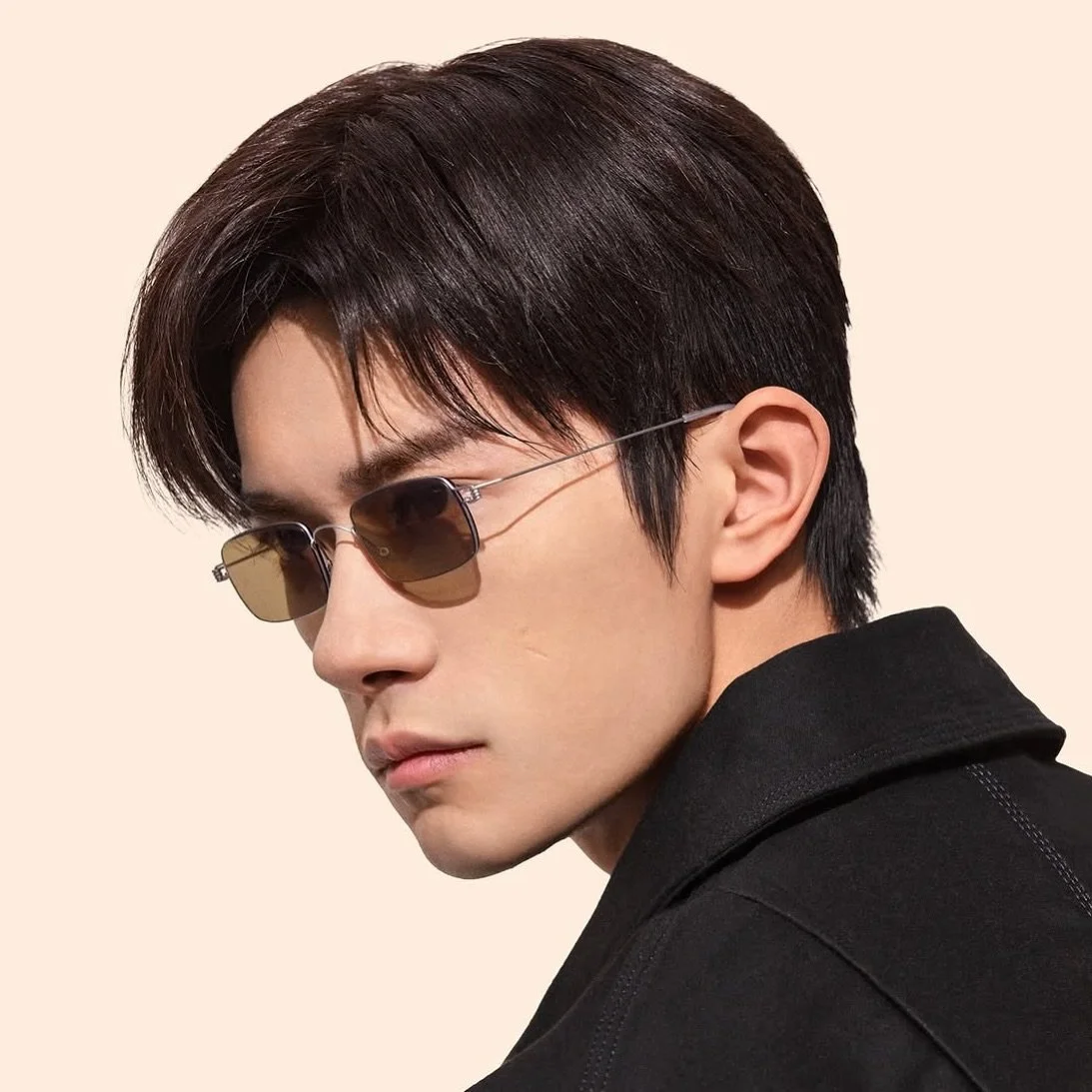 Sleek @lindbergeyewear available at @oberleopticians 😎 

#lindbergheyewear #glasses #surfsideoptician #miamiglasses