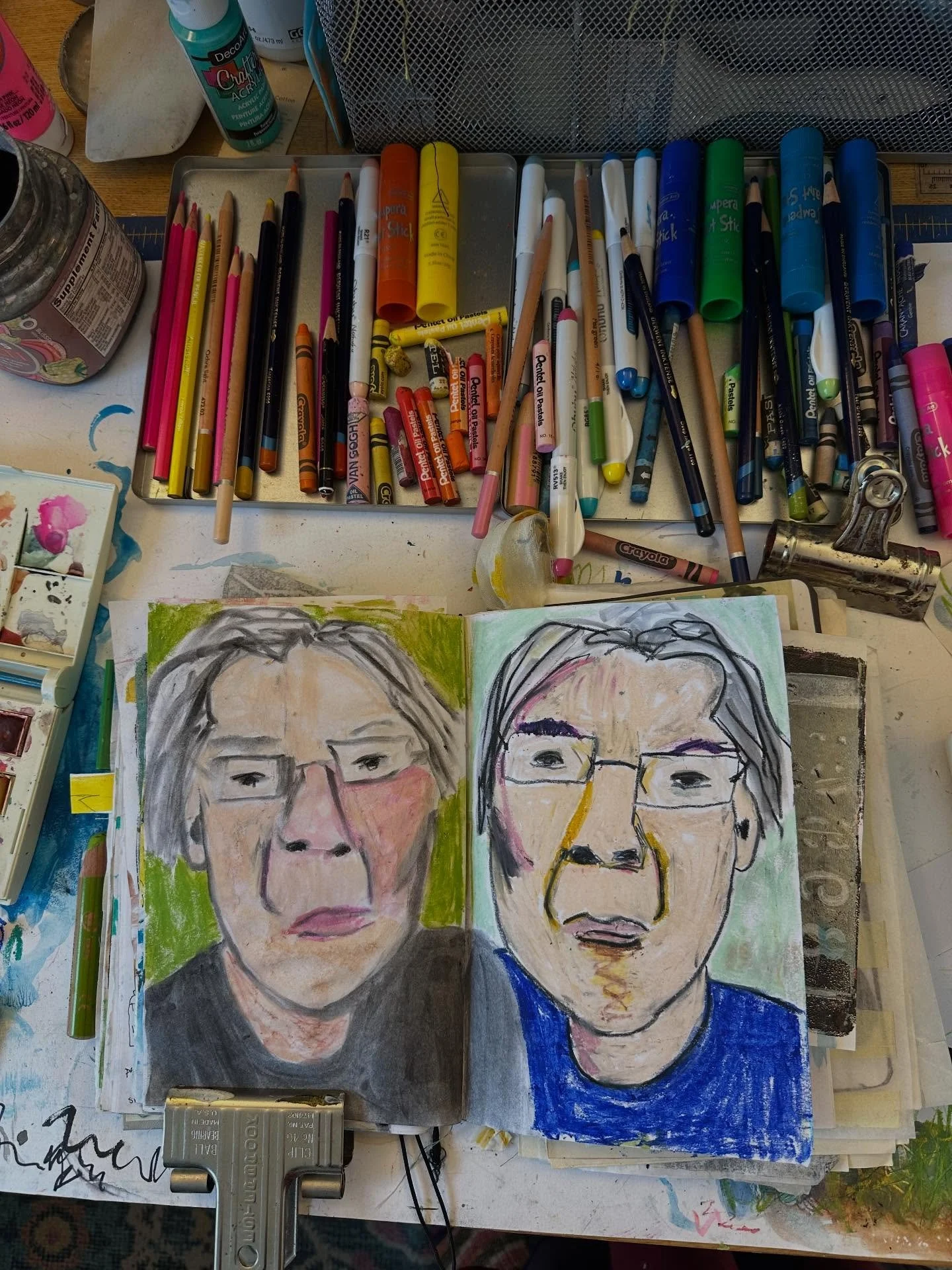 Returning again and again. #mixedmediamemoir #artjournalpages #mixedmediaportrait #drawingisfree #creativeprocess @drawingisfree_org 💝