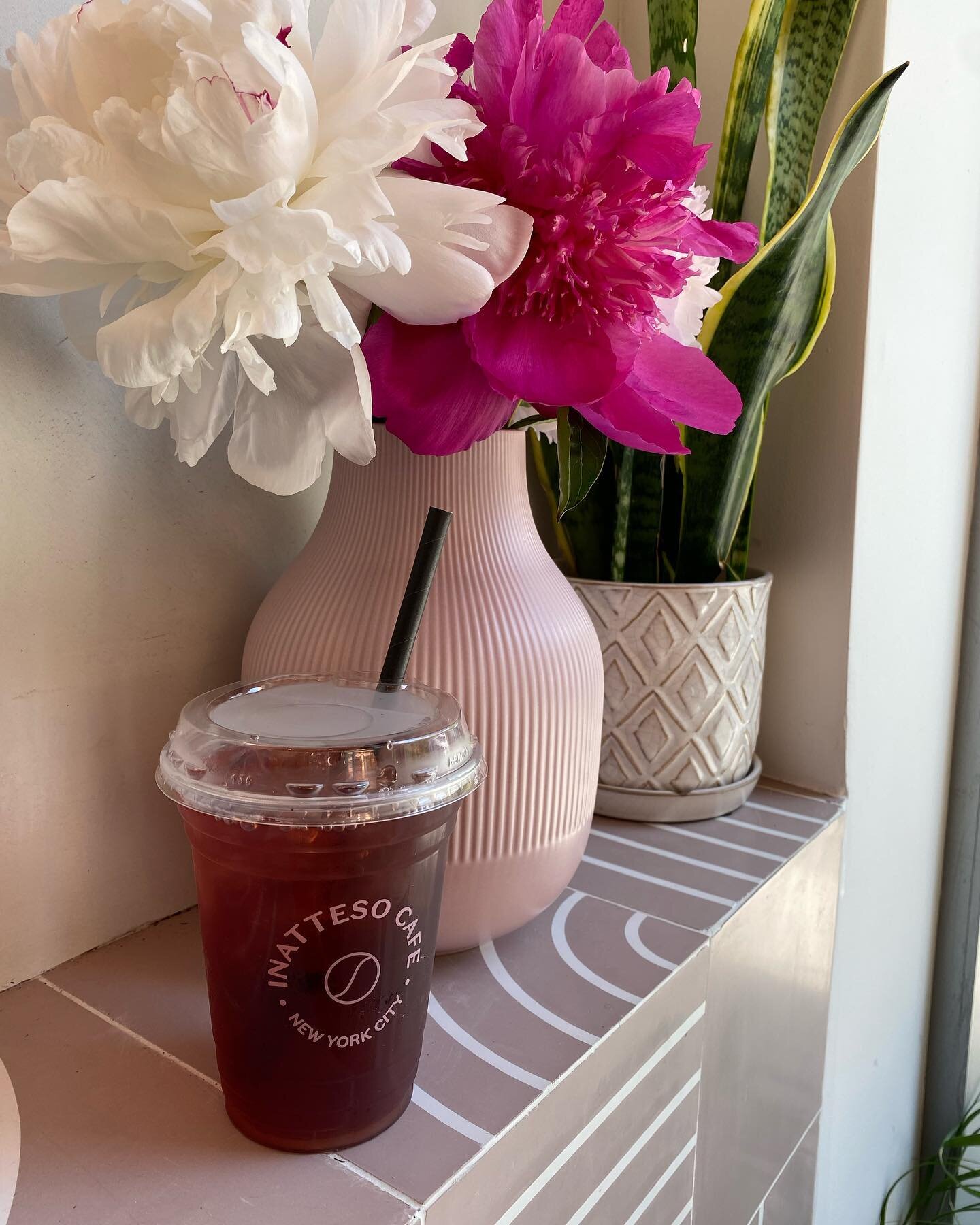 Happy Friday Everyone&hellip;. We have Hibiscus berry iced tea brewed fresh daily just for you ! 🌞 🌺 #icedtea