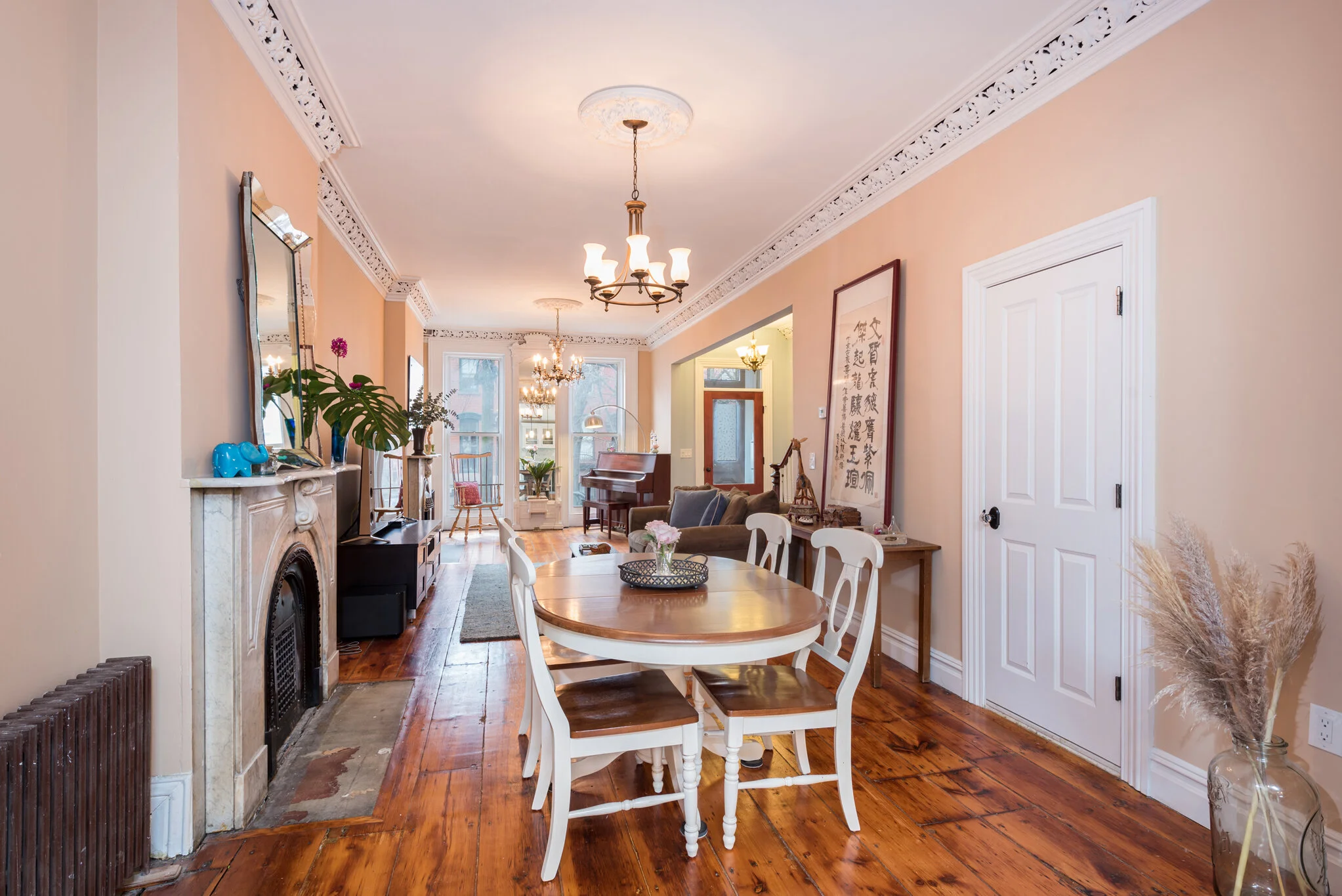 218 8th St - Dining Room - Crop this.jpg