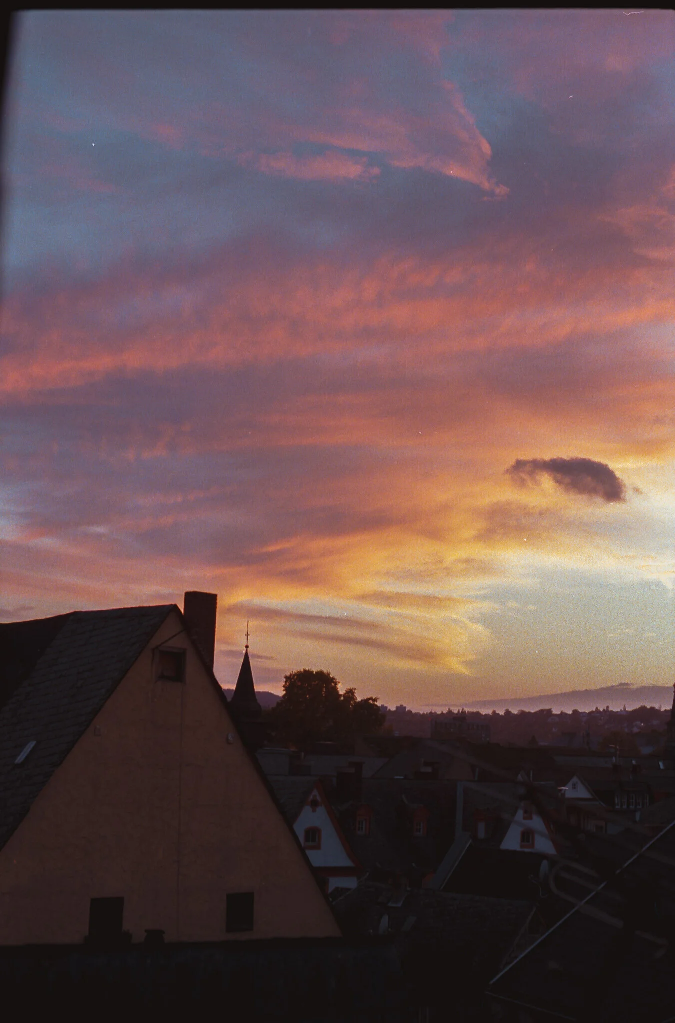 201026_Koblenz_DE_Film_736255_PentaxK1000_KodakUltraMax400_13.jpg