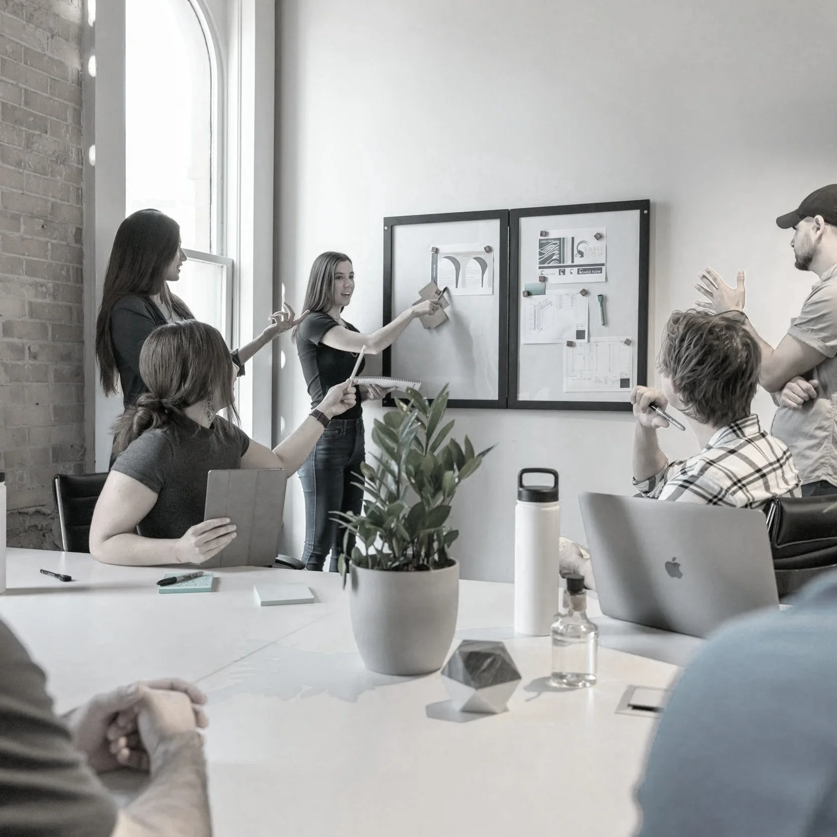 Corporate communications workshops that help teams connect, and craft narratives that inspire, align, and move people to action.