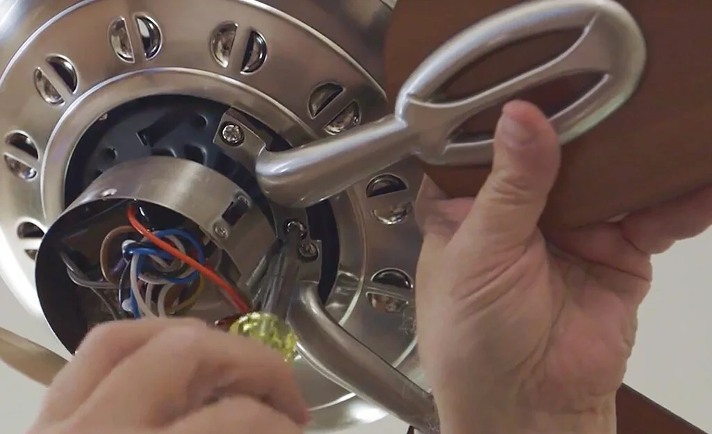 How to Balance a Ceiling Fan