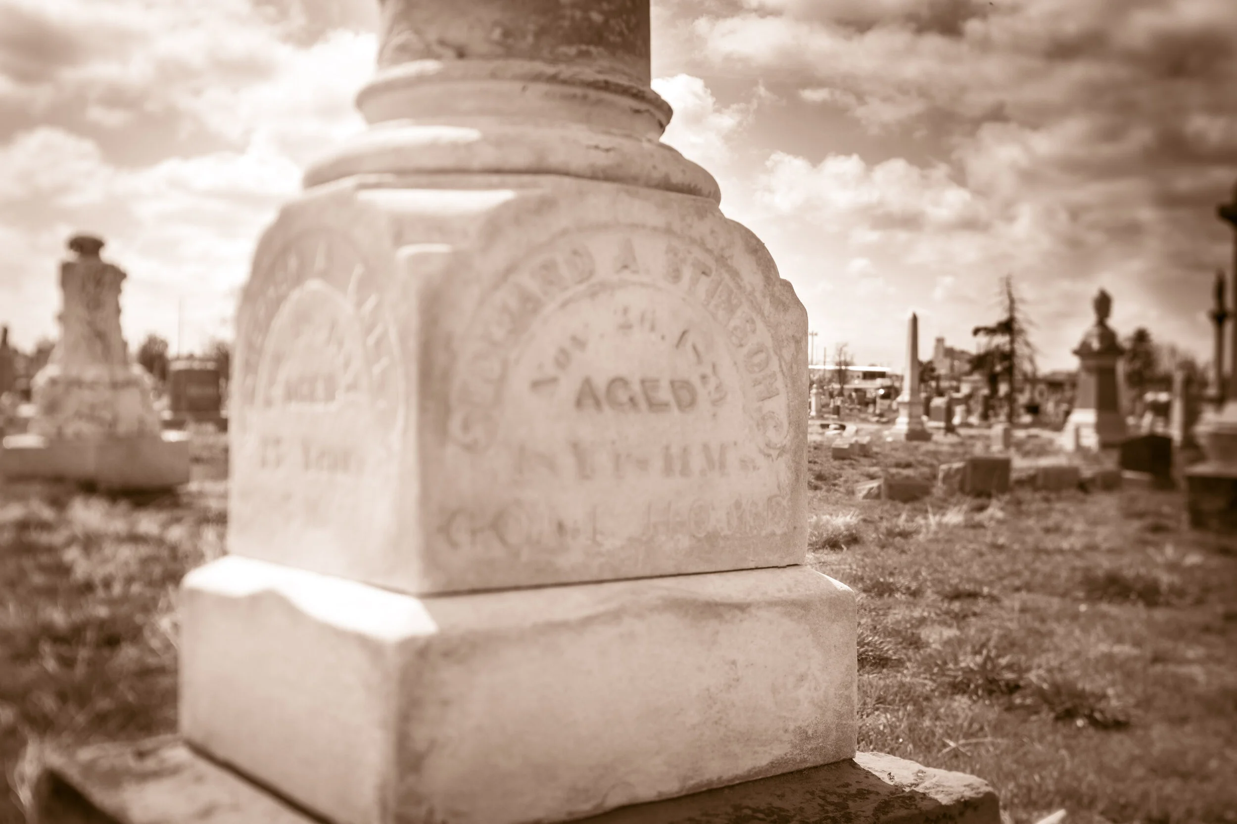 Riverside Cemetary1.jpg