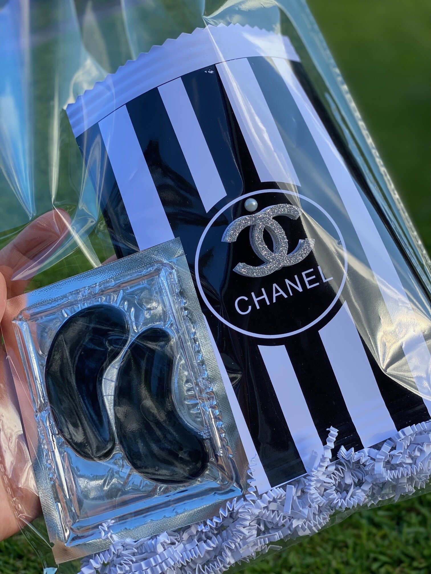 Chanel Favor Chip Bags with Hydrating Collagen Eye Mask Sold in