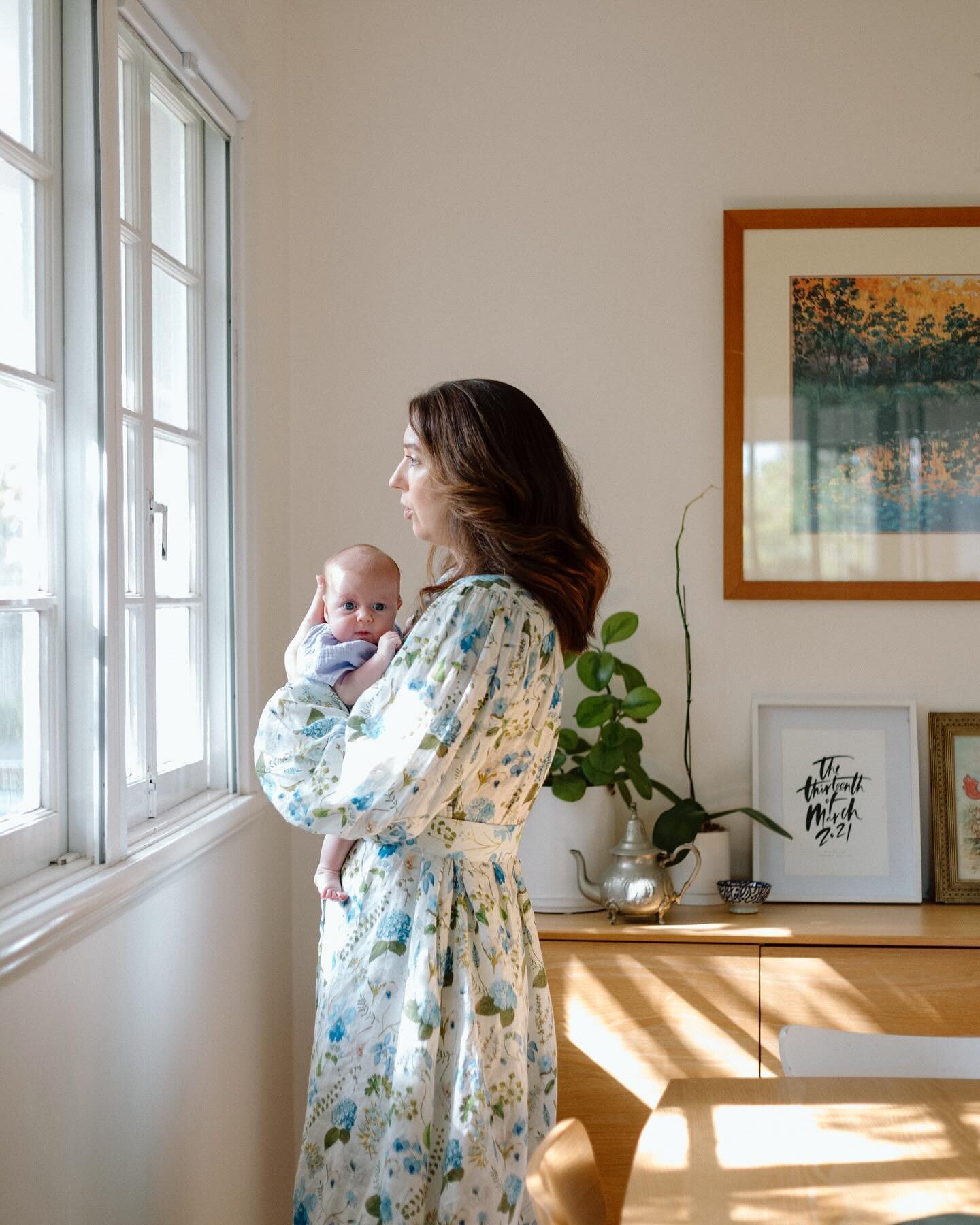When the light is just 🤌✨ So loved capturing this slow afternoon at home with Nora at just 7 weeks old. 

#brisbanenewborn #brisbanenewbornphotographer #brisbanenewbornphotography #brisbanenewbornphotos