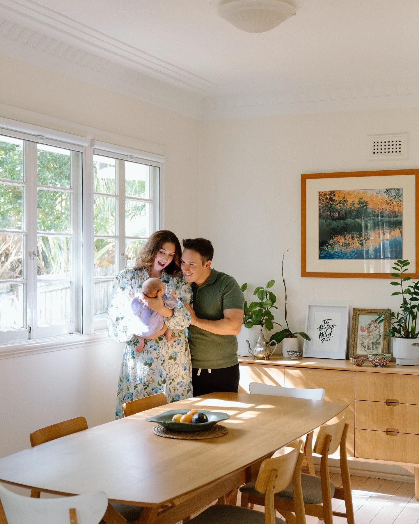 Sweet moments at home with little Nora 🏡💕