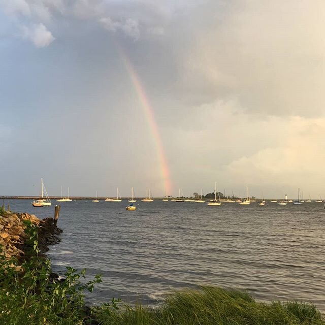 A rainbow over Black Rock Harbor to start your day 🌈