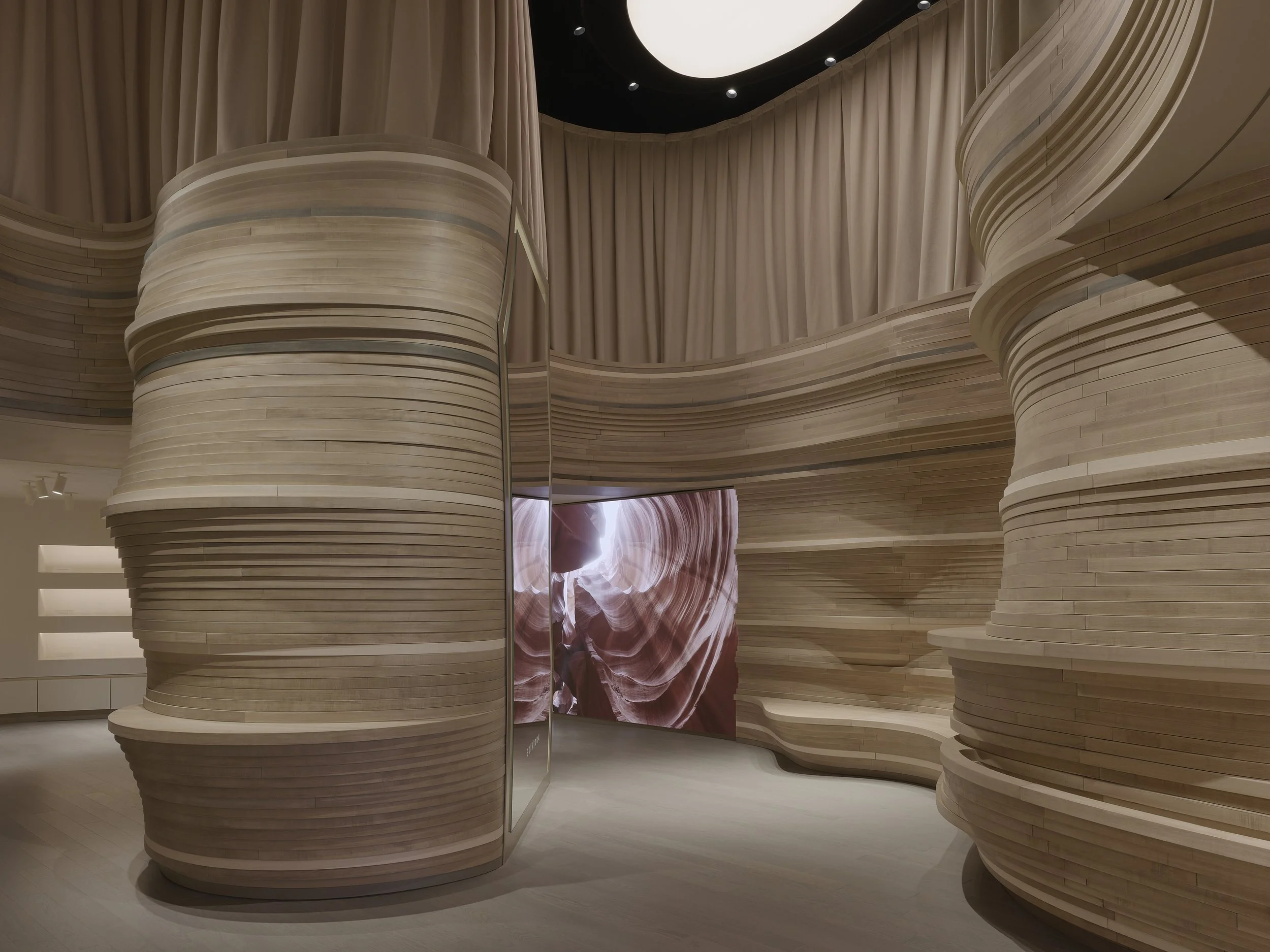 06_SKIN1004 SOHO FLAGSHIP.jpg