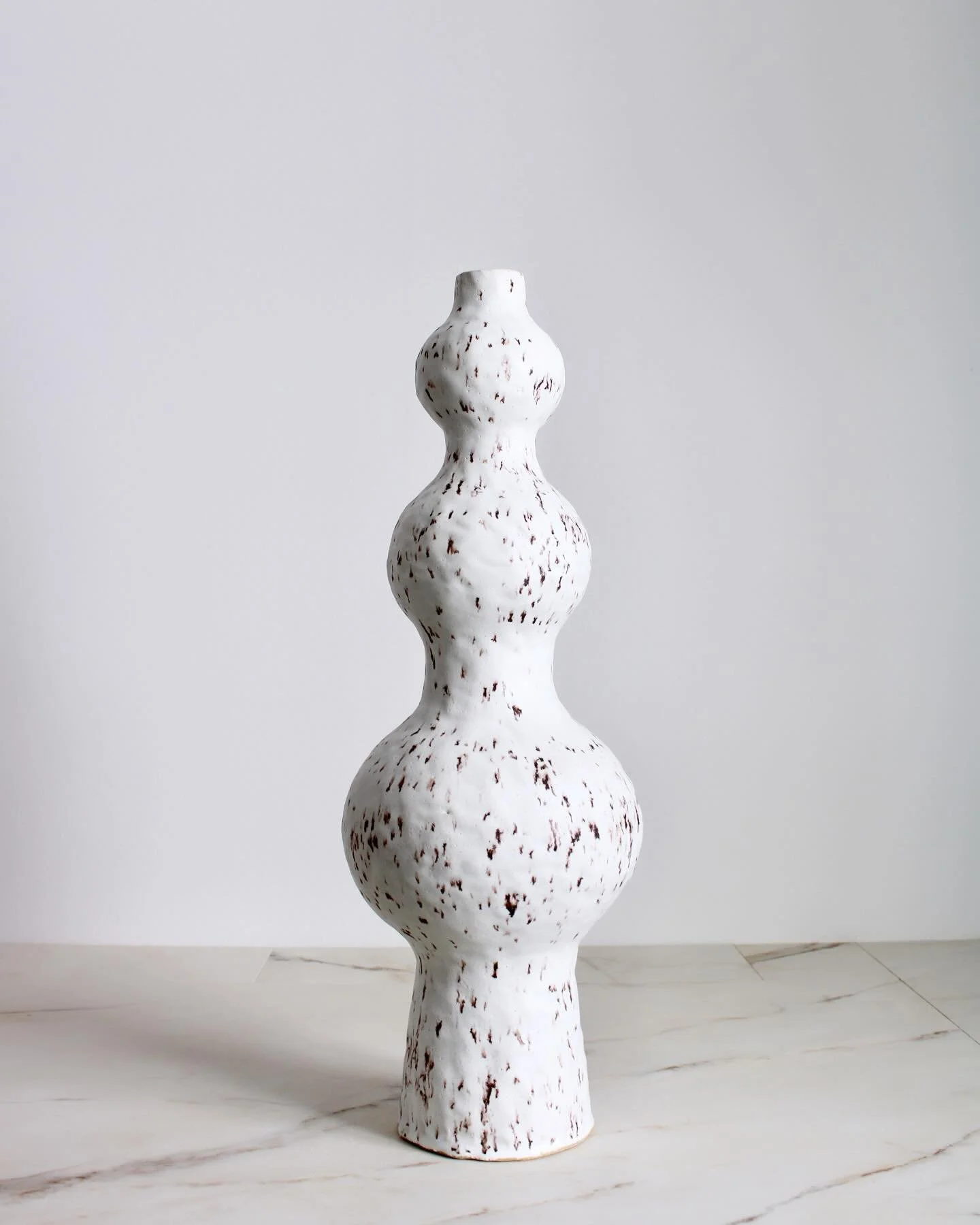 Triple curve with speckles 🫶