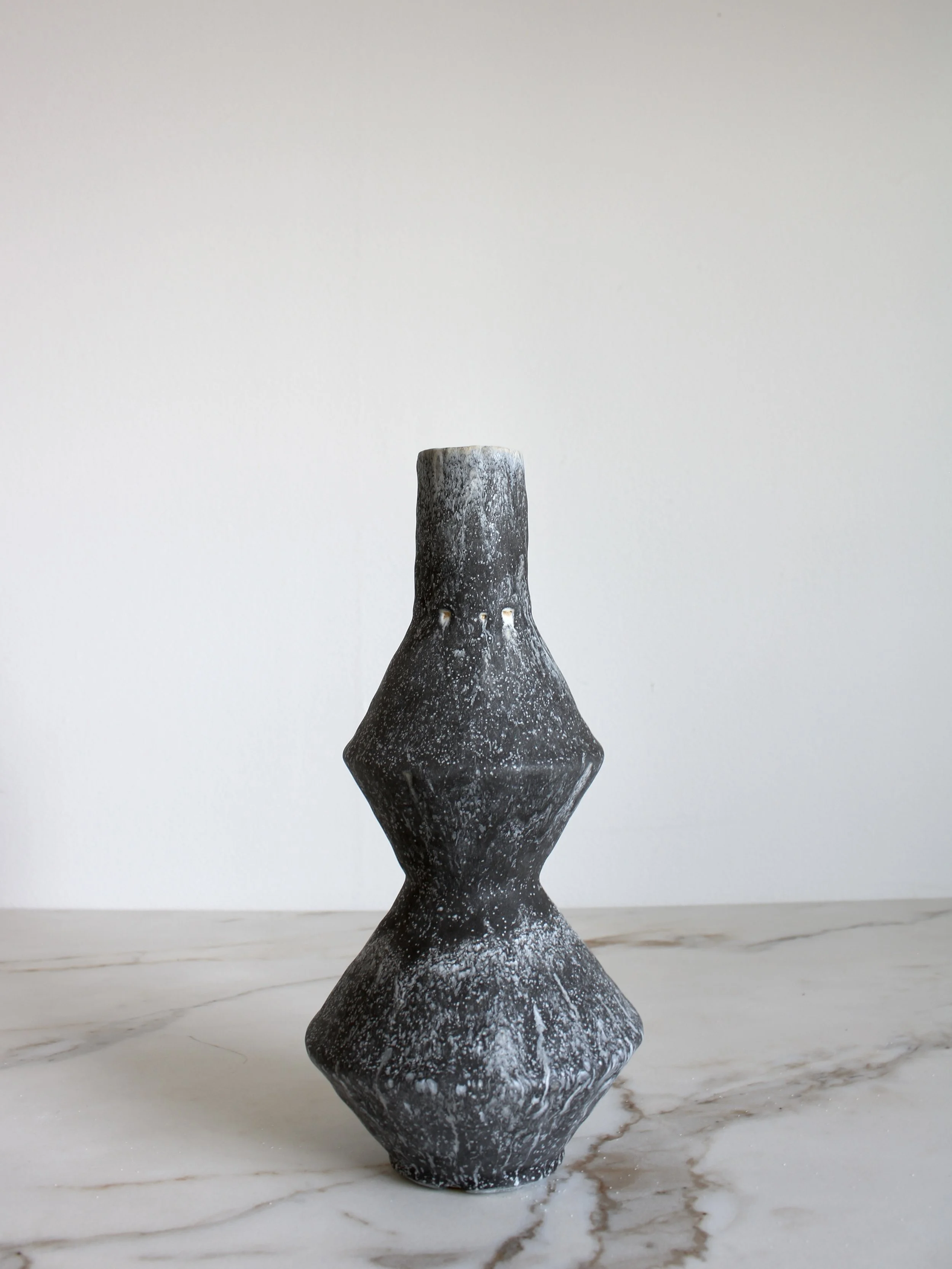 Speckled Black Hourglass Bottle 4