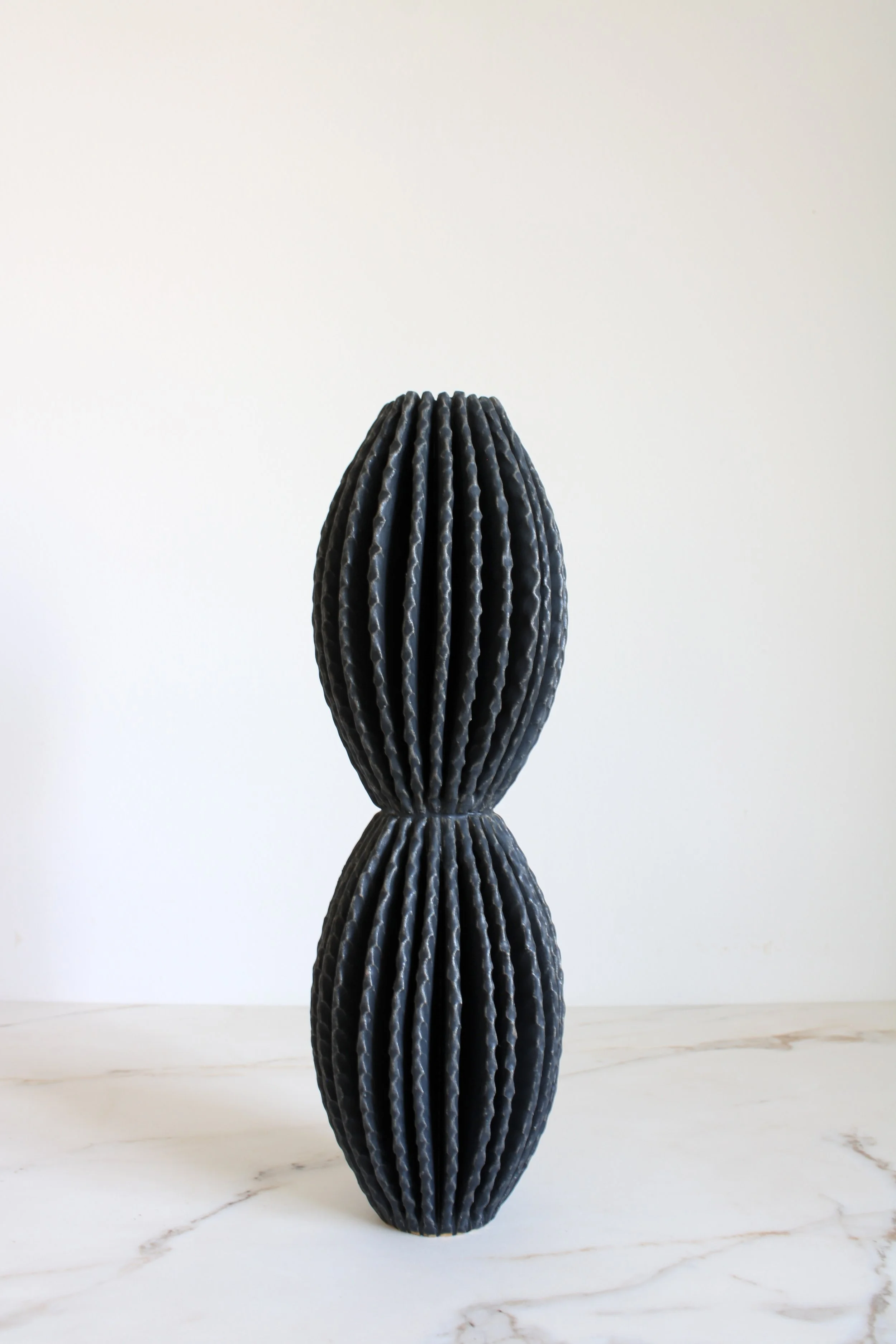 Hourglass Radial Vessel in Coal Black