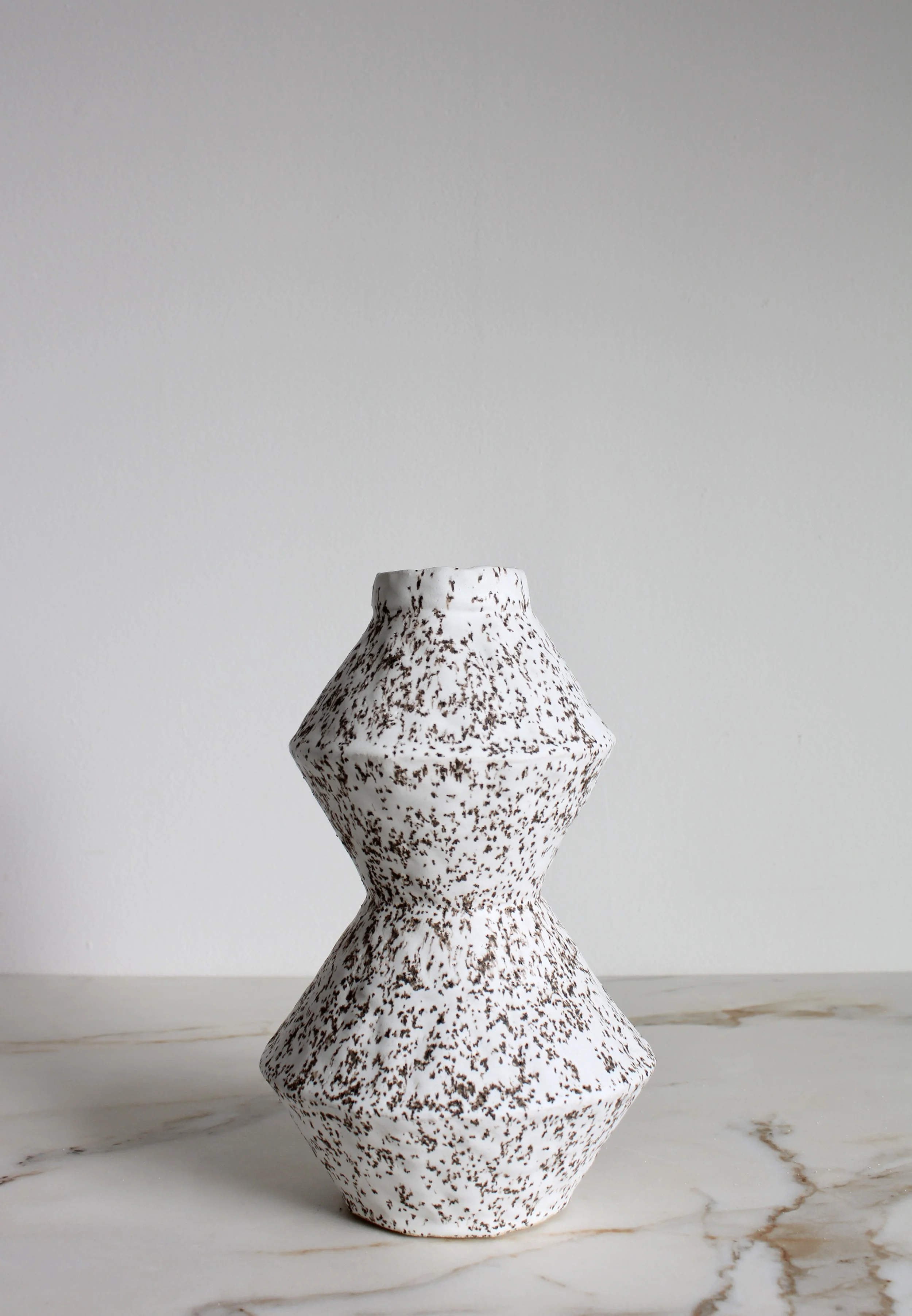 Speckled White Hourglass 1