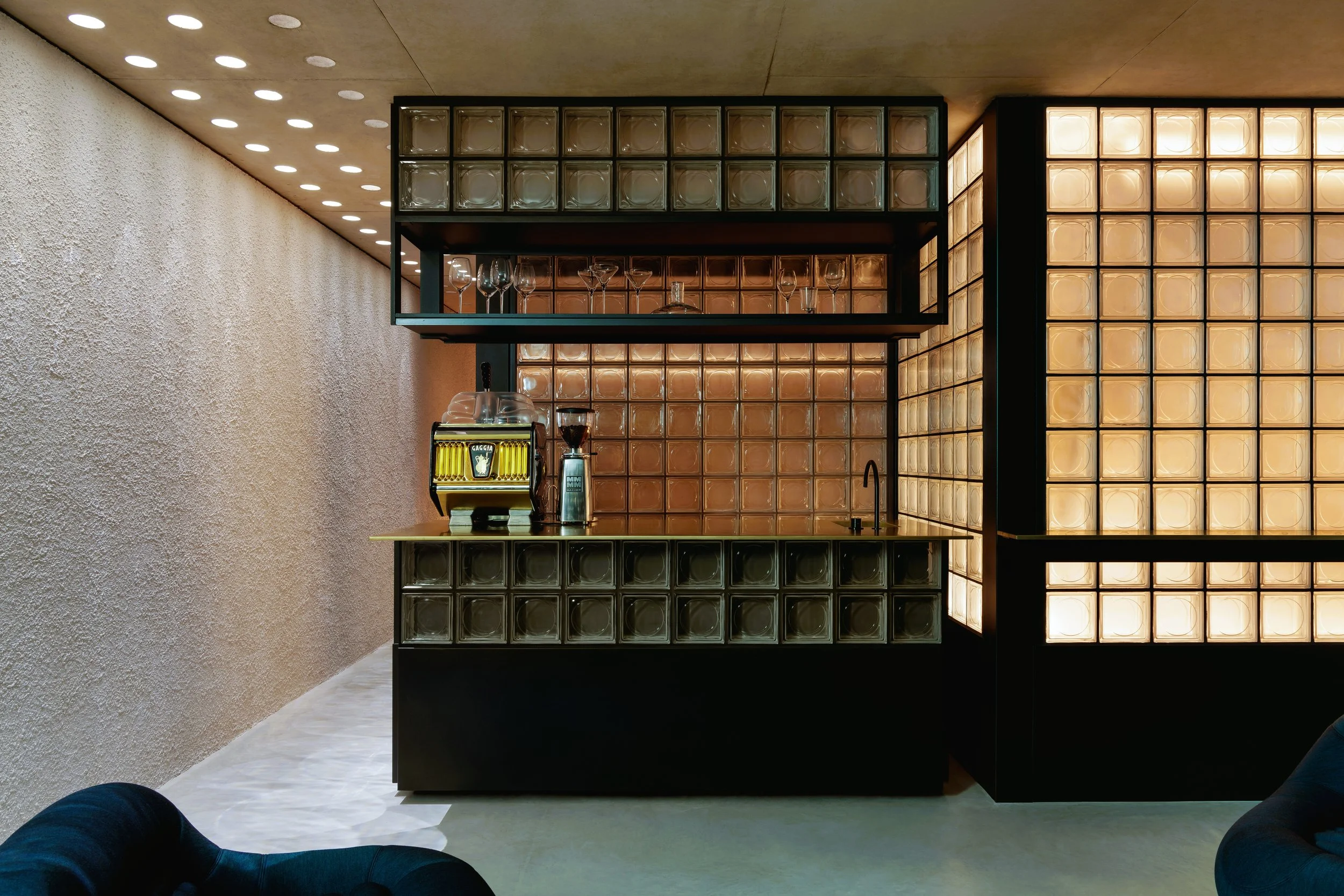 Kaye_4817_HR Dramatic Cool.jpg