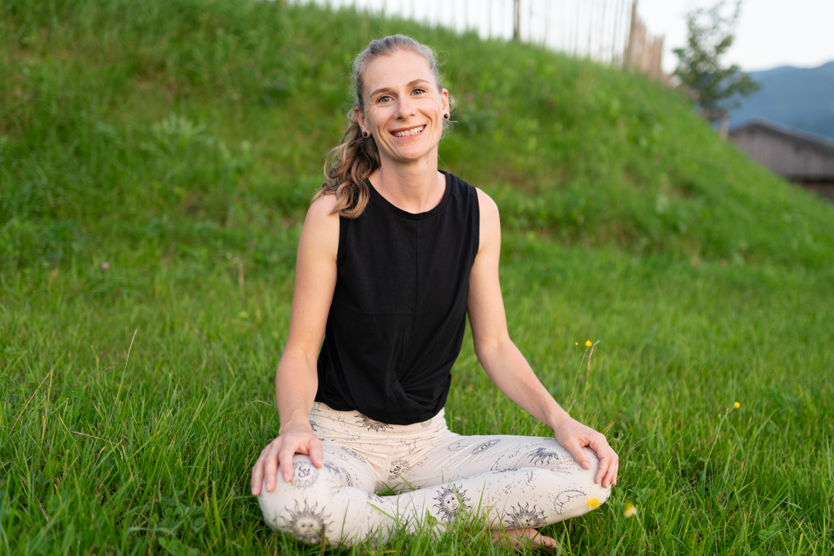 2025_08_Yoga_Wind_Schmidl-02441.png