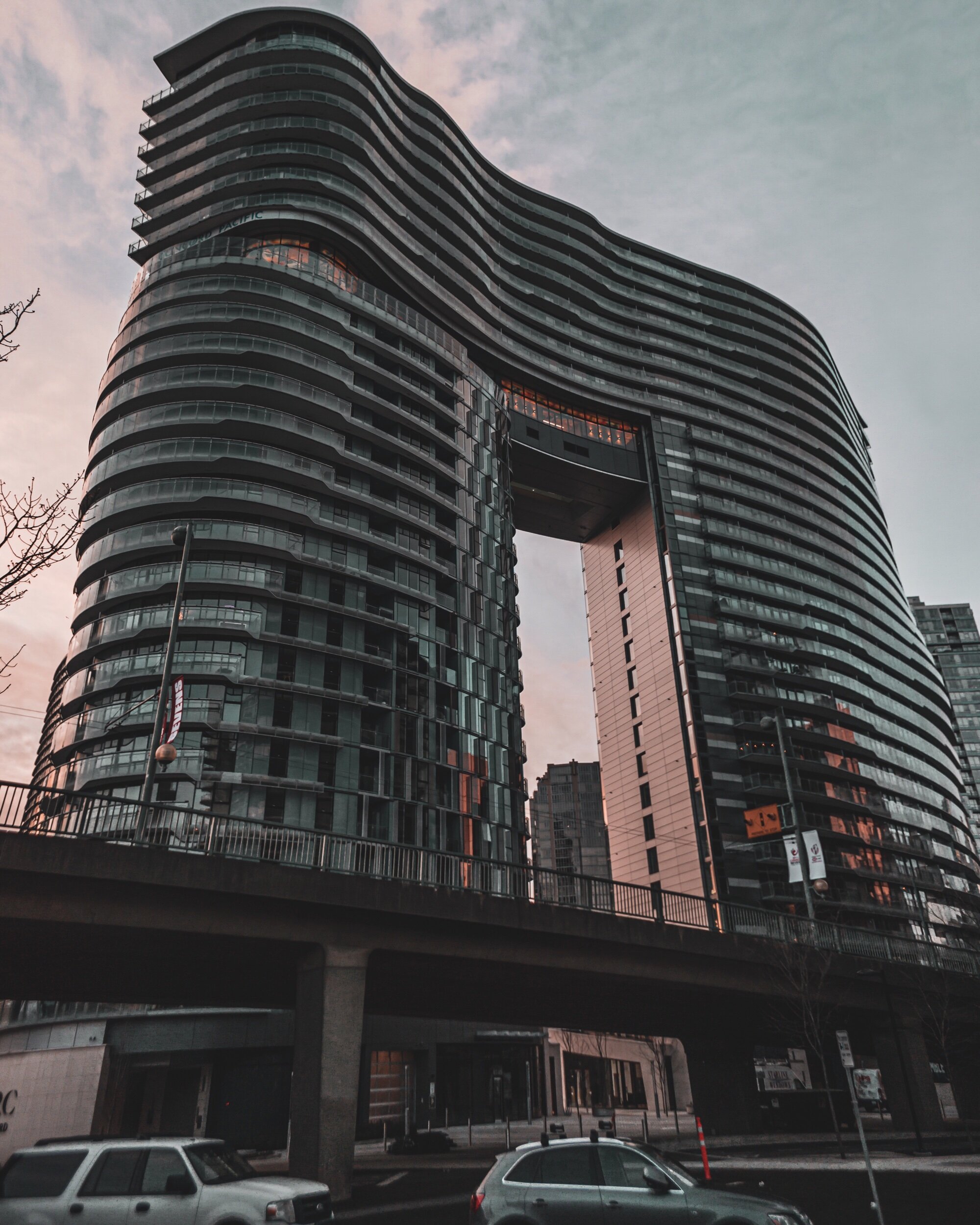 apartmentbuilding.jpeg